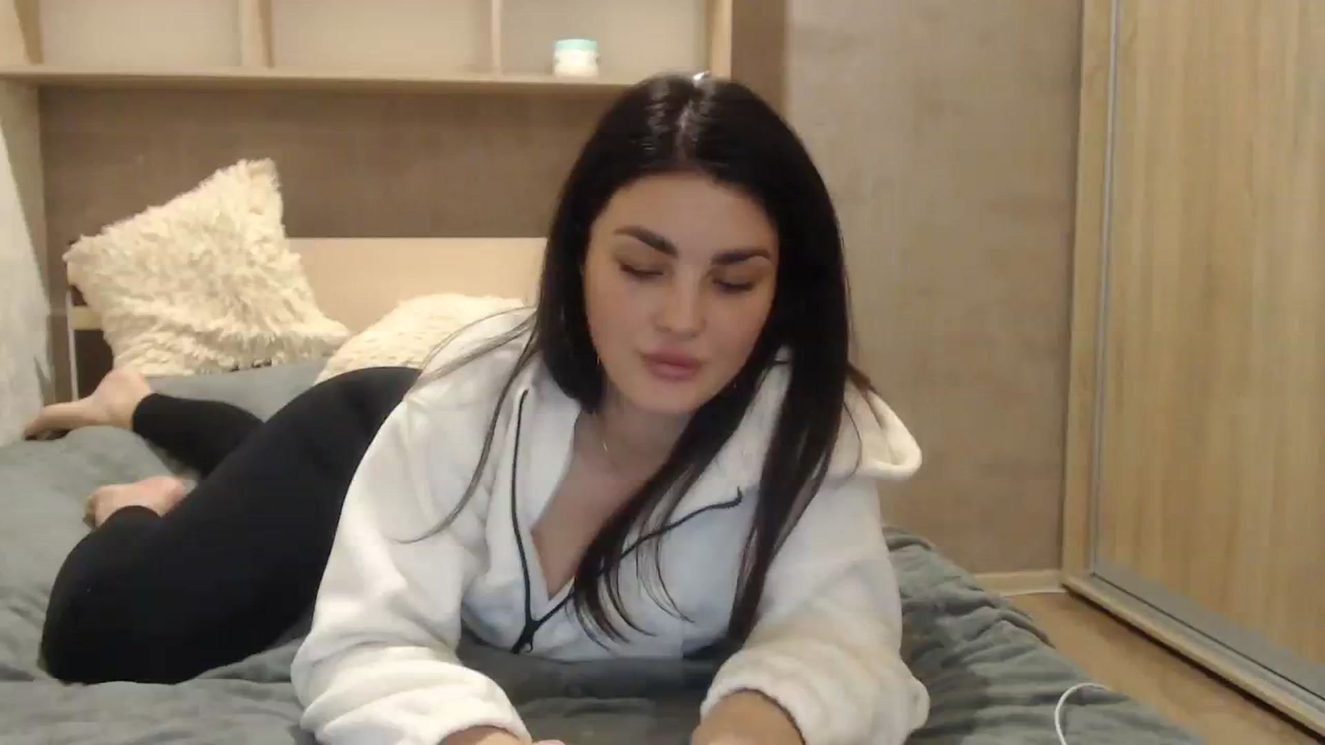 Gallery image thumbnail from Elegancee's myfreecams stream on, 12/16/2023, 17:38 image 17 of 20