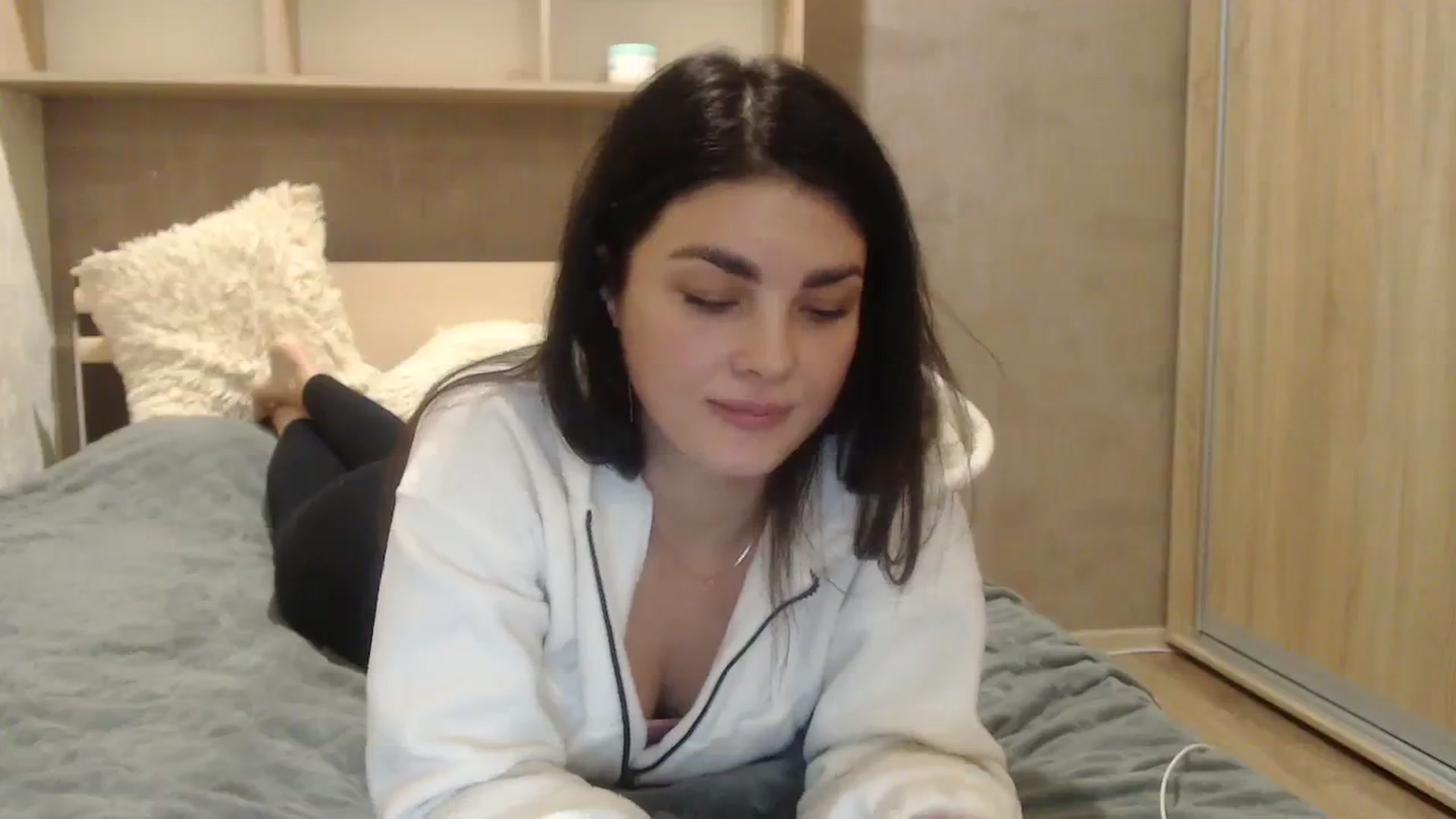 Gallery image thumbnail from Elegancee's myfreecams stream on, 12/16/2023, 17:38 image 12 of 20