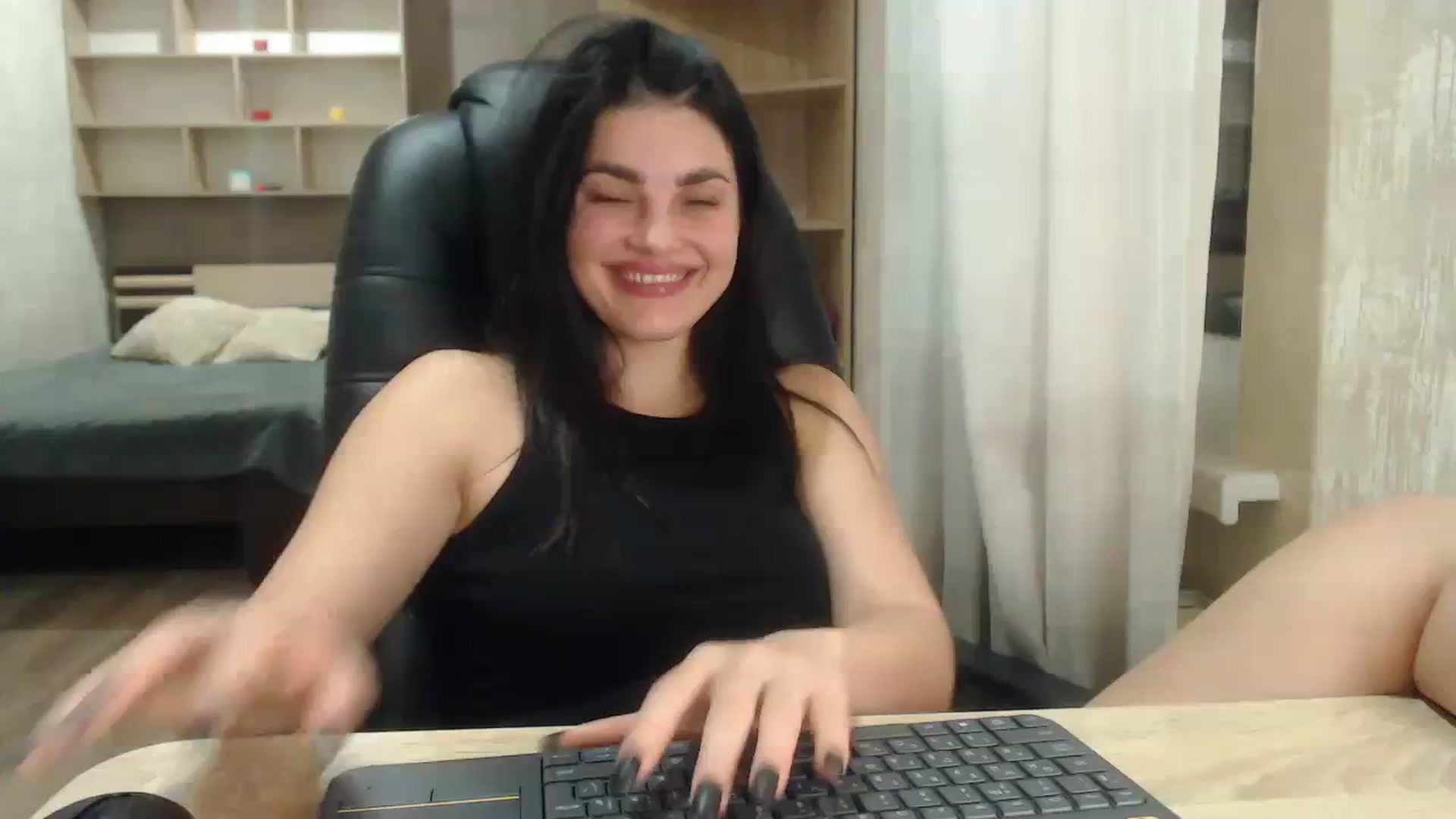 Gallery image thumbnail from Elegancee's myfreecams stream on, 12/25/2023, 22:24 image 13 of 20