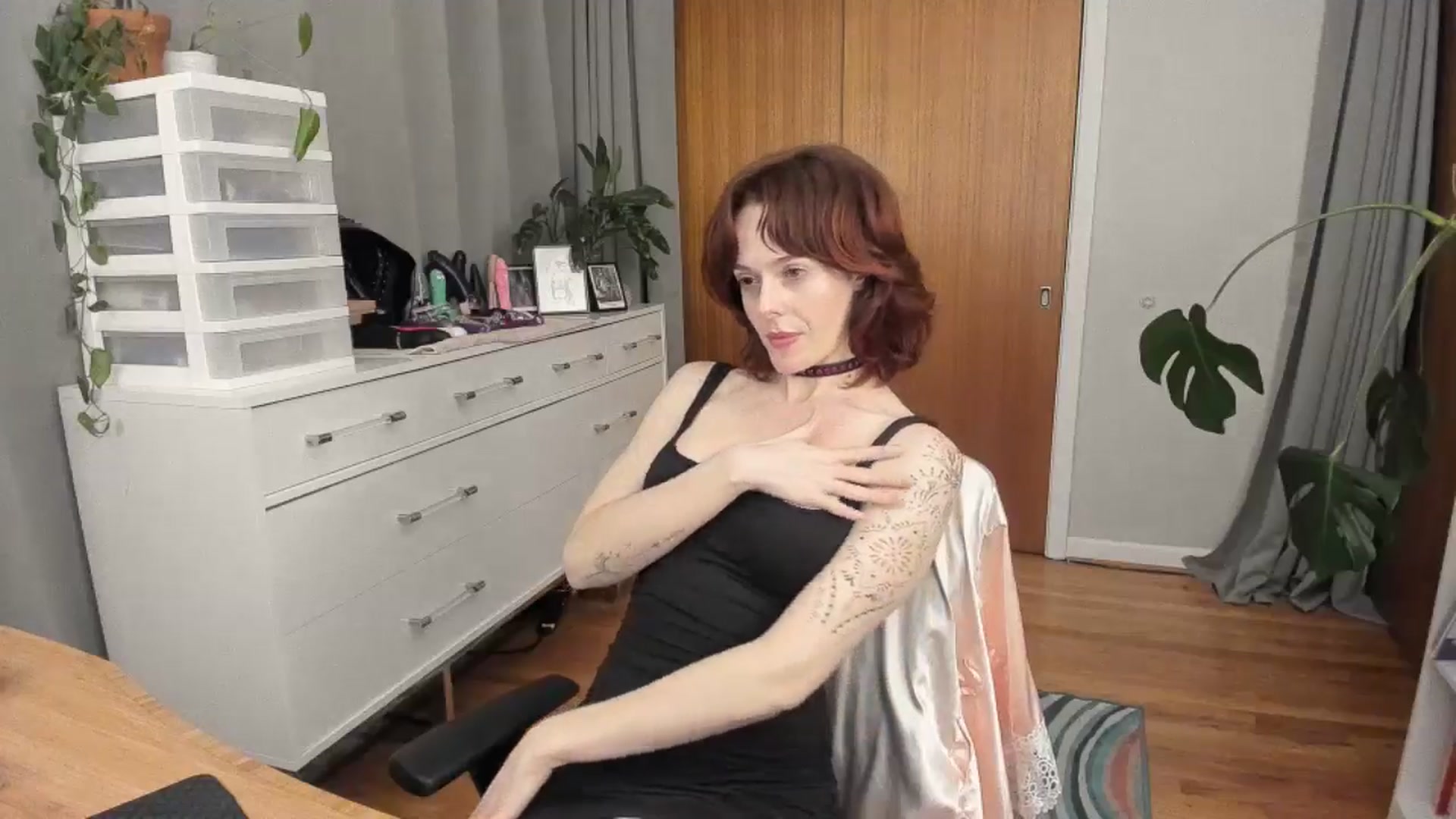 Gallery image thumbnail from ElegantGamine's myfreecams stream on, 04/08/2025, 23:31 image 5 of 20