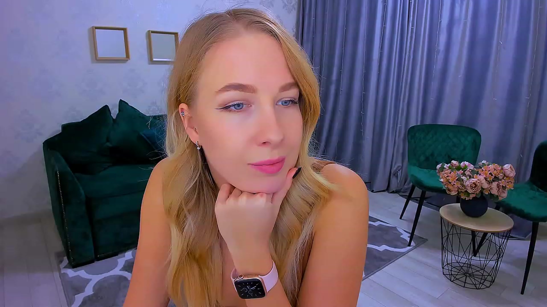 Gallery image thumbnail from ElegantLook's myfreecams stream on, 11/25/2022, 09:29 image 20 of 20