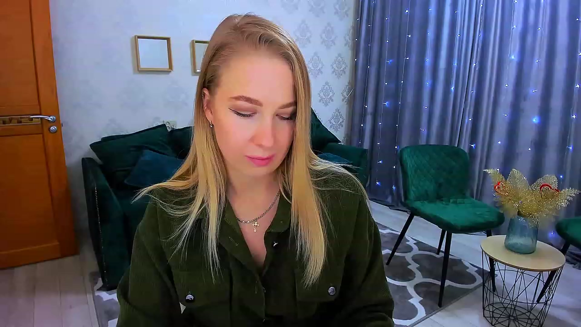 Gallery image thumbnail from ElegantLook's myfreecams stream on, 12/02/2022, 09:18 image 17 of 20
