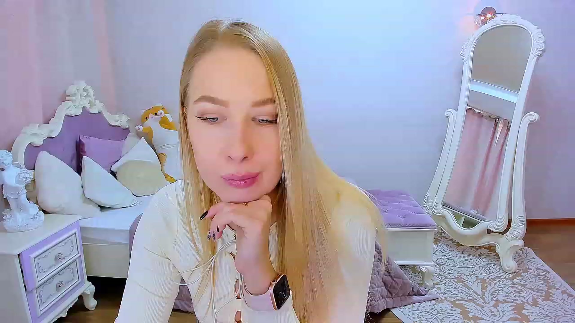 Gallery image thumbnail from ElegantLook's myfreecams stream on, 12/05/2022, 08:07 image 11 of 20