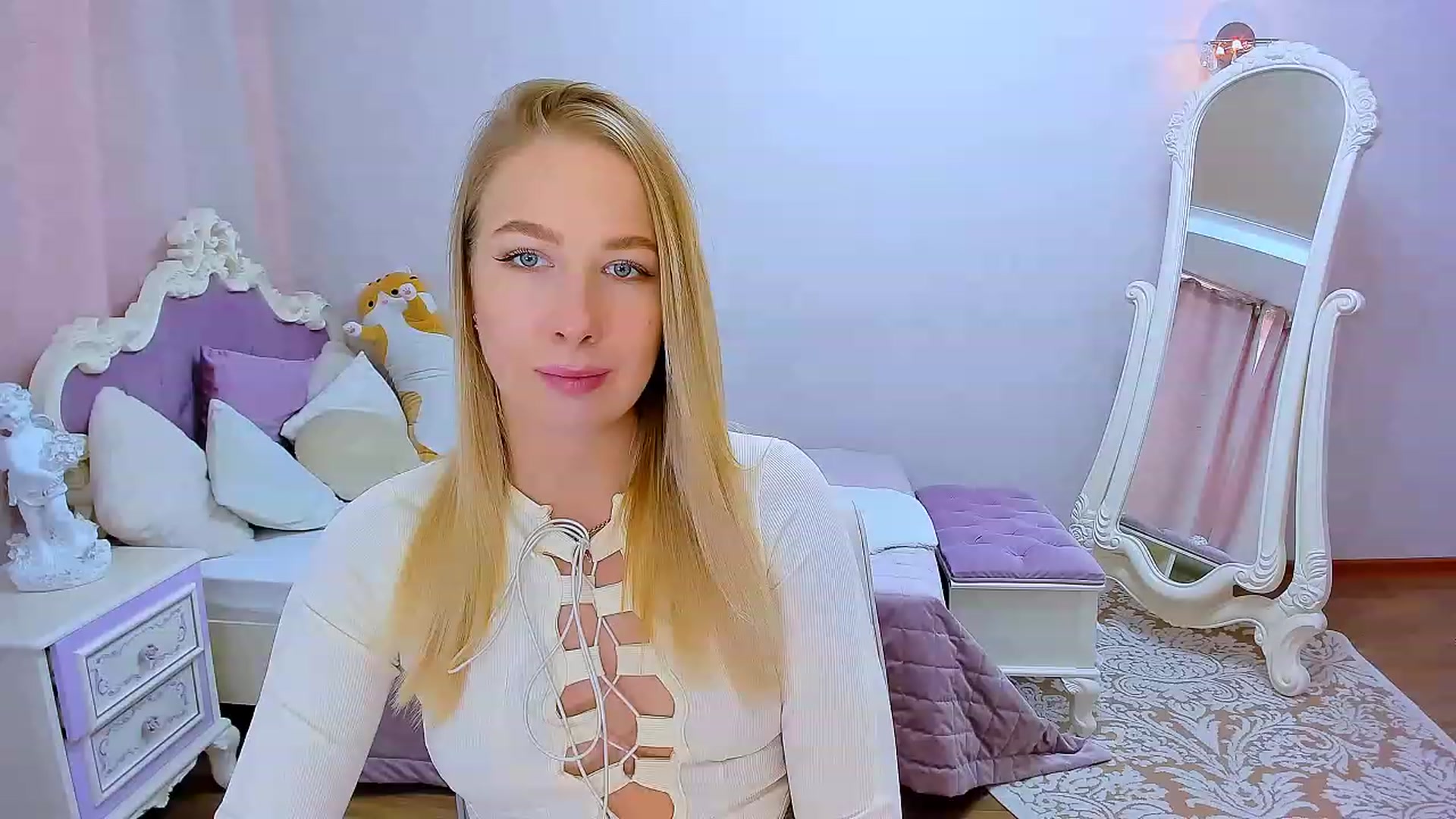 Gallery image thumbnail from ElegantLook's myfreecams stream on, 12/05/2022, 08:07 image 20 of 20