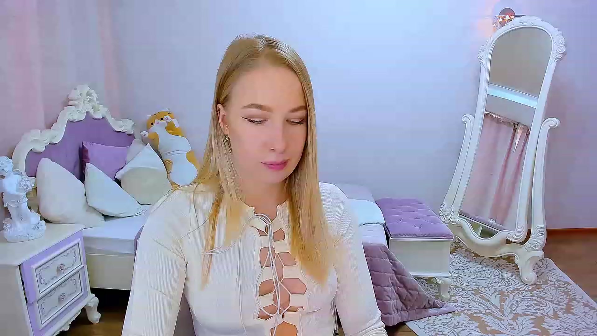 Gallery image thumbnail from ElegantLook's myfreecams stream on, 12/05/2022, 08:07 image 3 of 20
