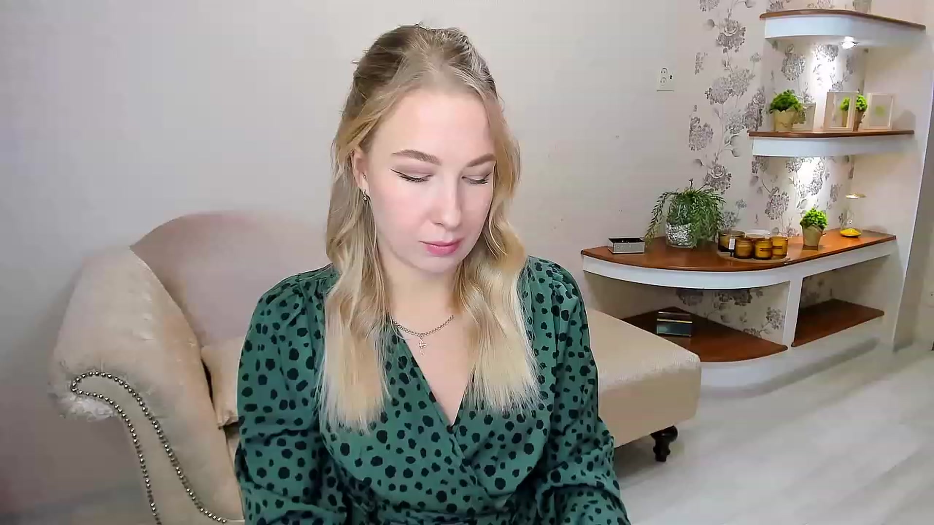 Gallery image thumbnail from ElegantLook's myfreecams stream on, 12/06/2022, 09:53 image 9 of 20