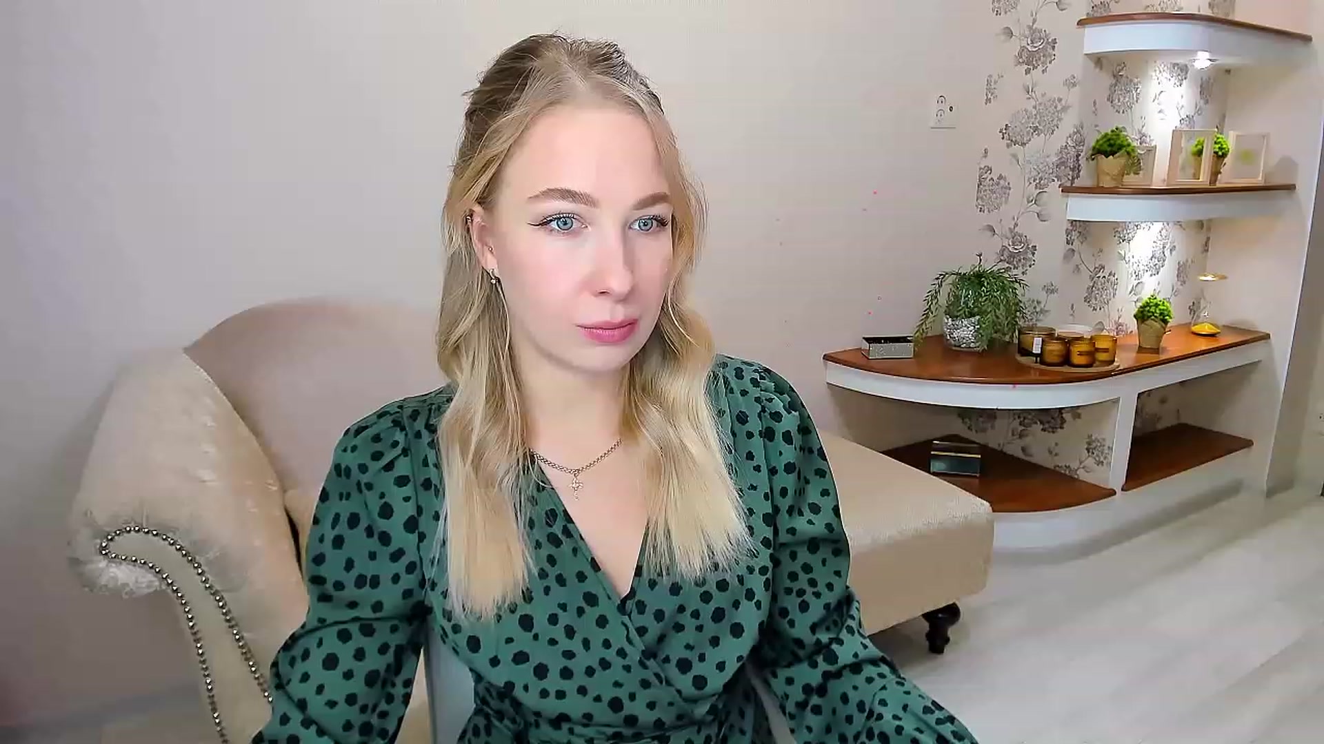 Gallery image thumbnail from ElegantLook's myfreecams stream on, 12/06/2022, 09:53 image 10 of 20