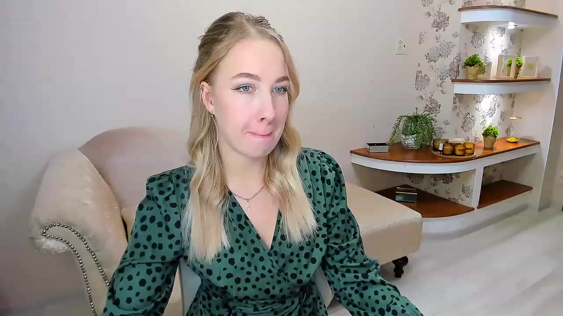 Gallery image thumbnail from ElegantLook's myfreecams stream on, 12/06/2022, 09:53 image 5 of 20