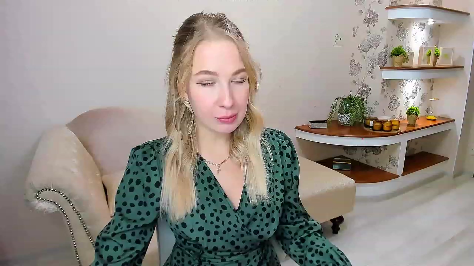 Gallery image thumbnail from ElegantLook's myfreecams stream on, 12/06/2022, 09:53 image 18 of 20
