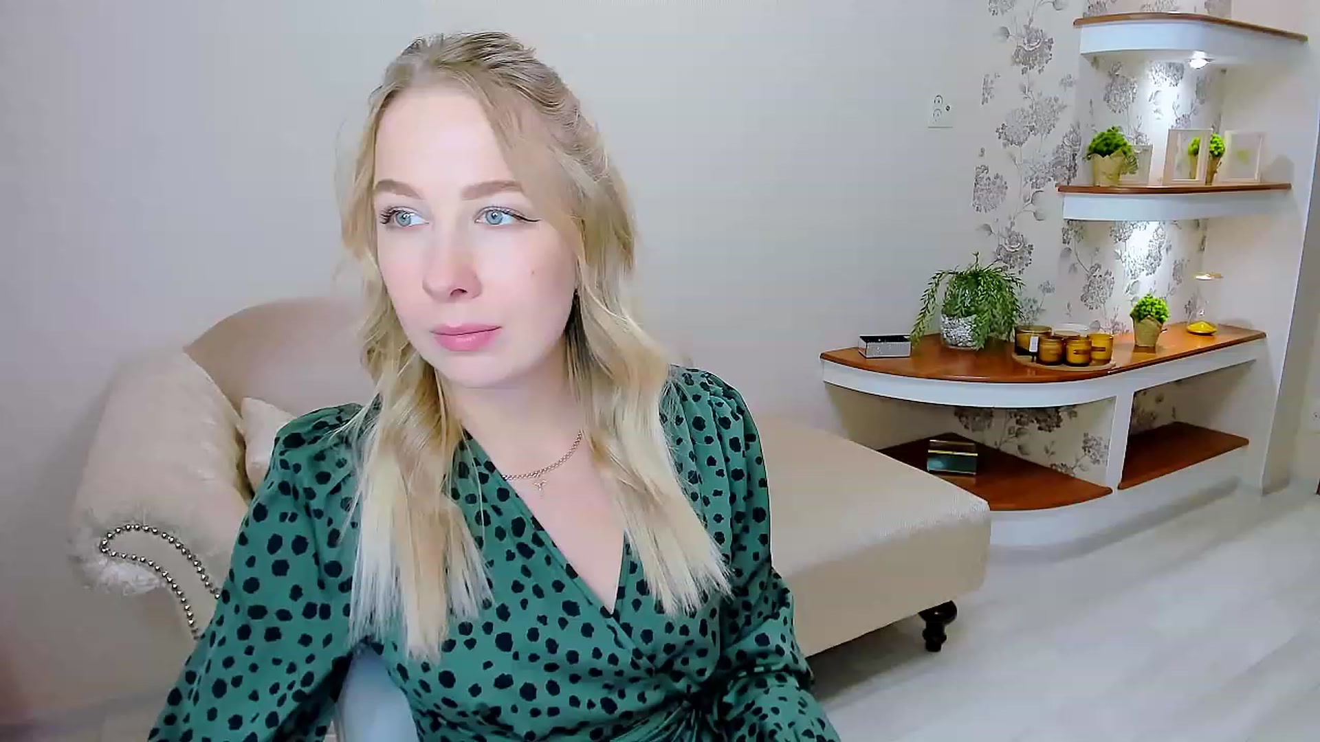 Gallery image thumbnail from ElegantLook's myfreecams stream on, 12/06/2022, 11:19 image 19 of 20