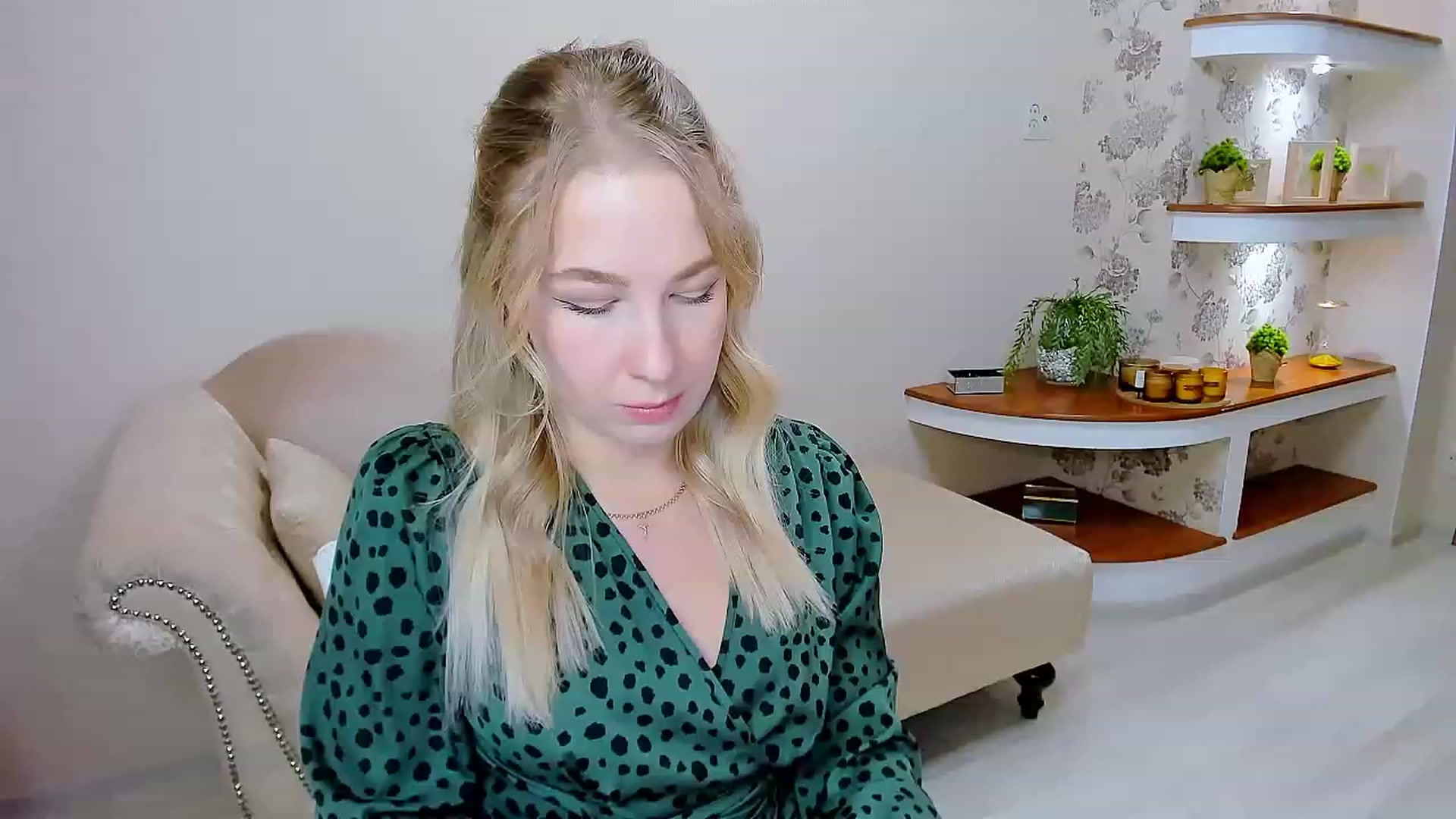 Gallery image thumbnail from ElegantLook's myfreecams stream on, 12/06/2022, 11:19 image 20 of 20