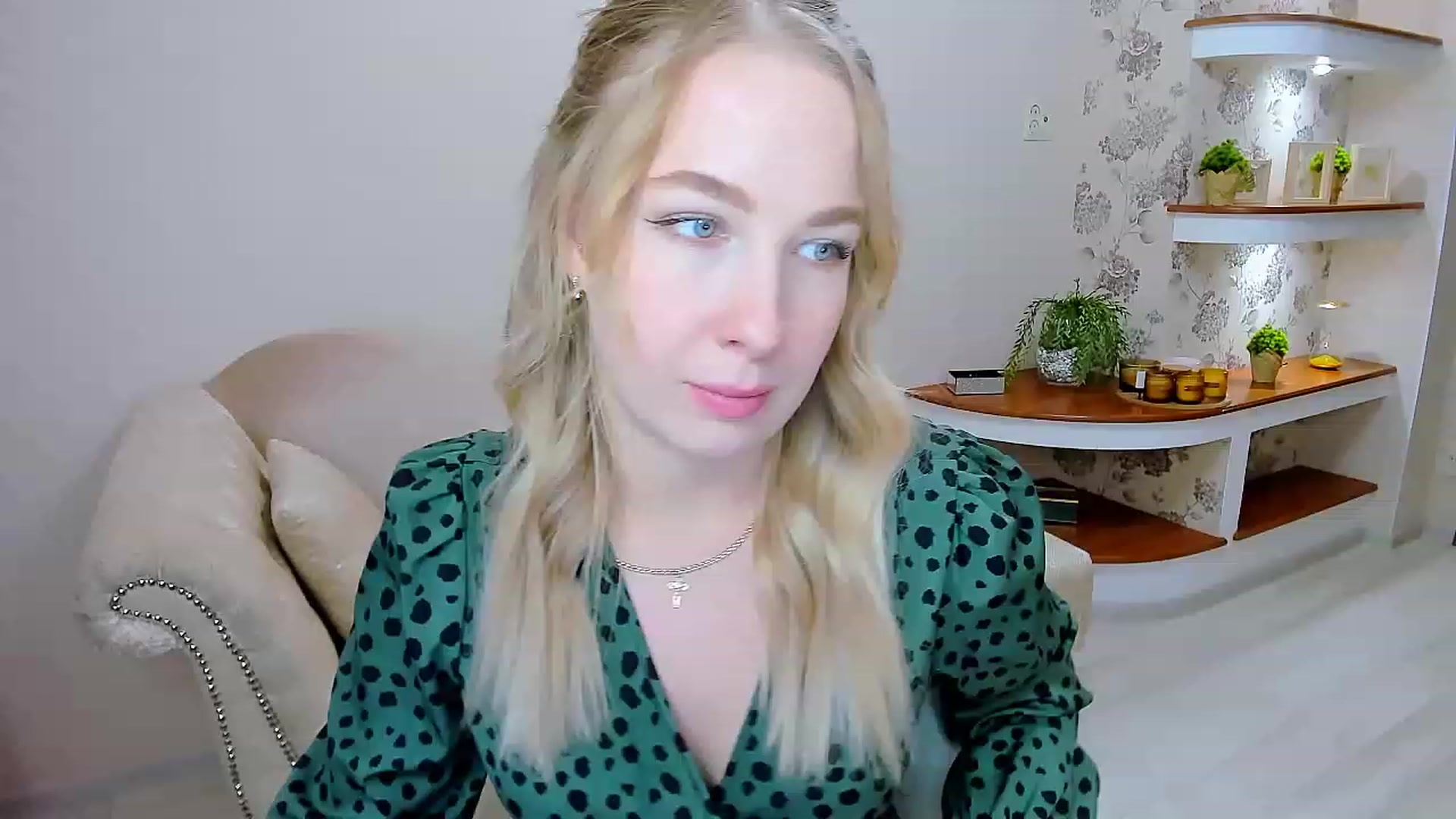 Gallery image thumbnail from ElegantLook's myfreecams stream on, 12/06/2022, 11:19 image 18 of 20