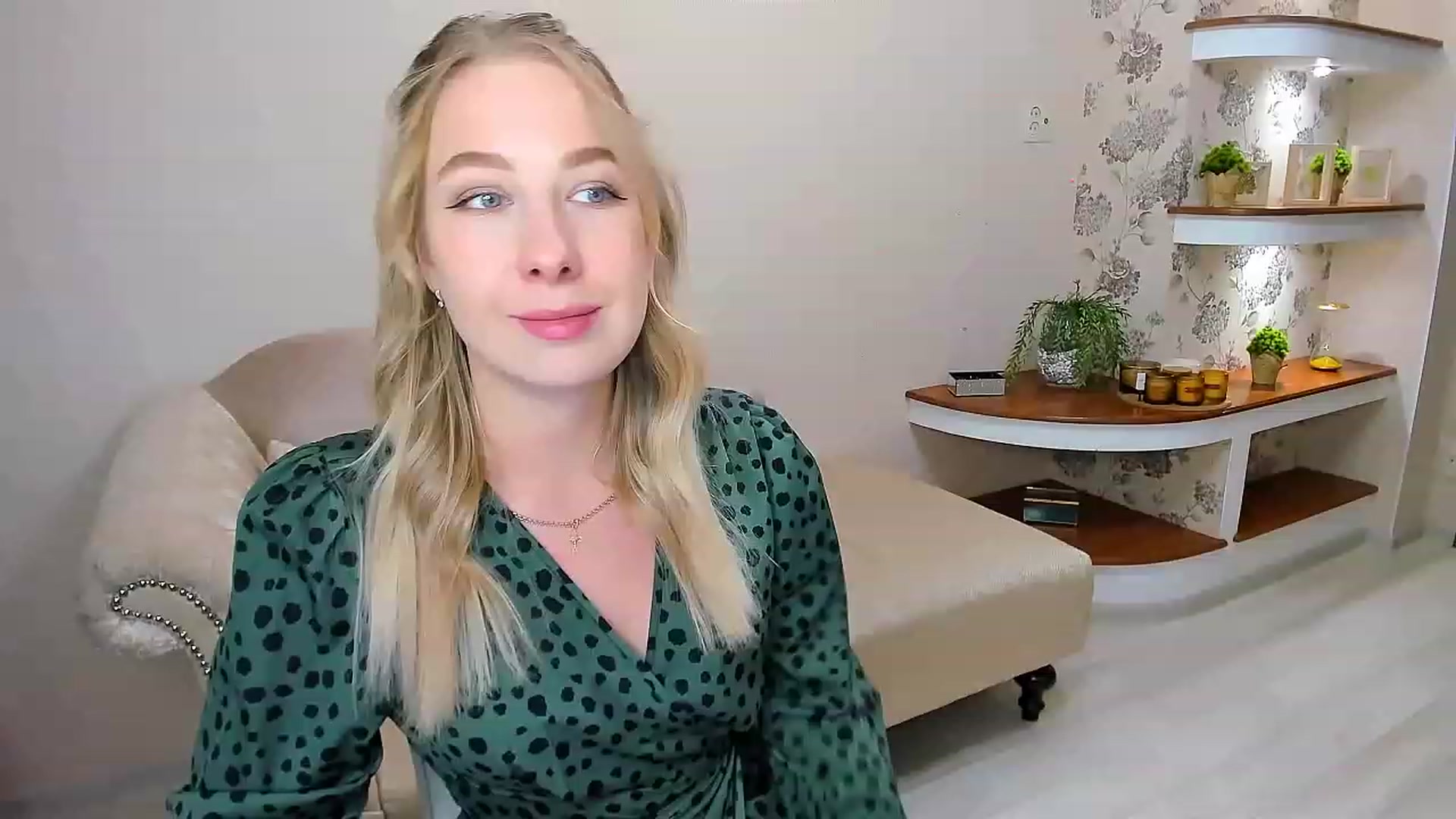 Gallery image thumbnail from ElegantLook's myfreecams stream on, 12/06/2022, 11:19 image 8 of 20