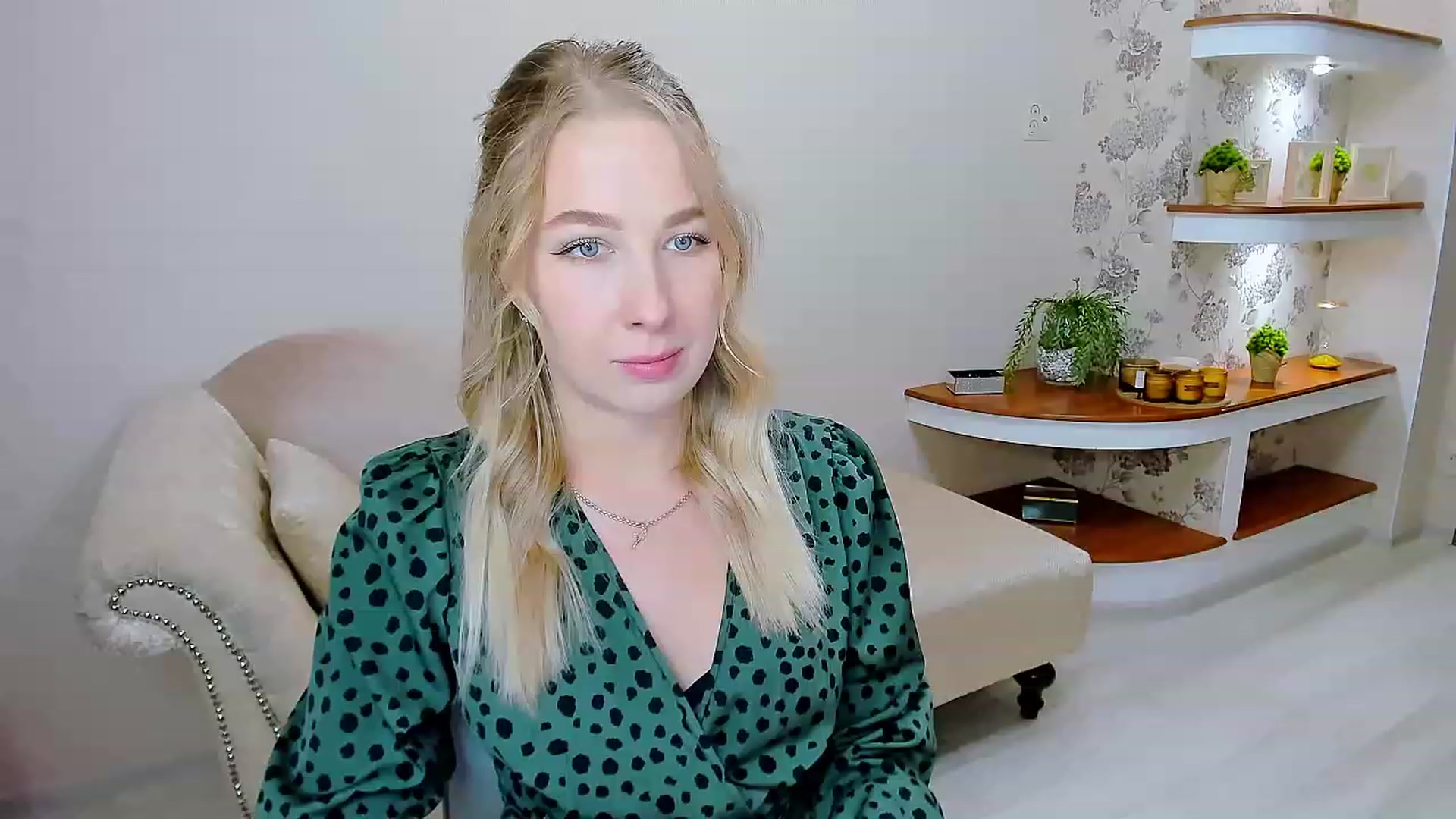 Gallery image thumbnail from ElegantLook's myfreecams stream on, 12/06/2022, 11:19 image 13 of 20