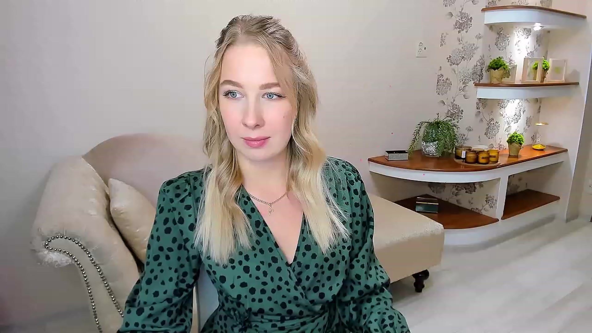 Gallery image thumbnail from ElegantLook's myfreecams stream on, 12/06/2022, 11:19 image 2 of 20