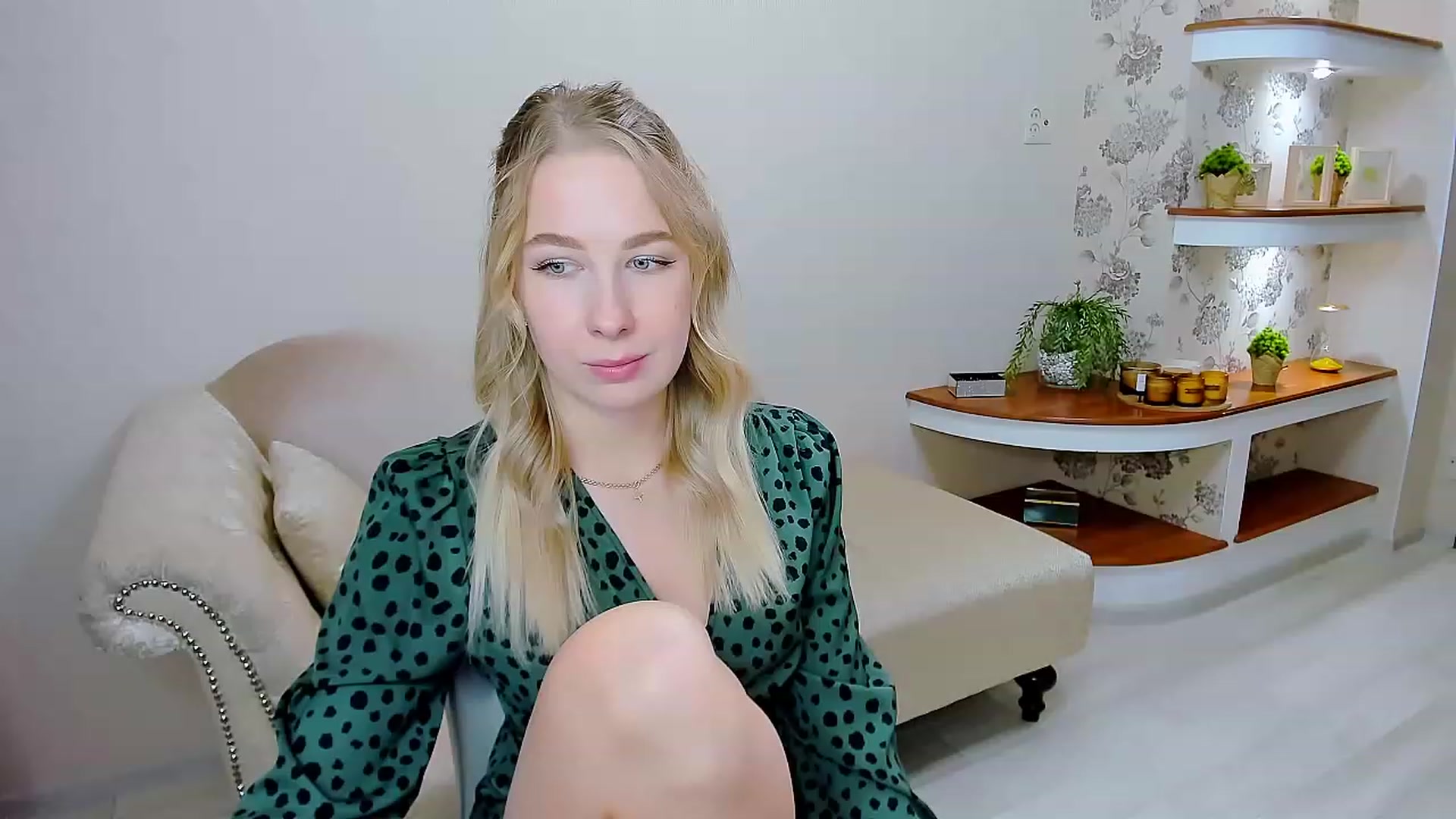 Gallery image thumbnail from ElegantLook's myfreecams stream on, 12/06/2022, 11:43 image 14 of 20