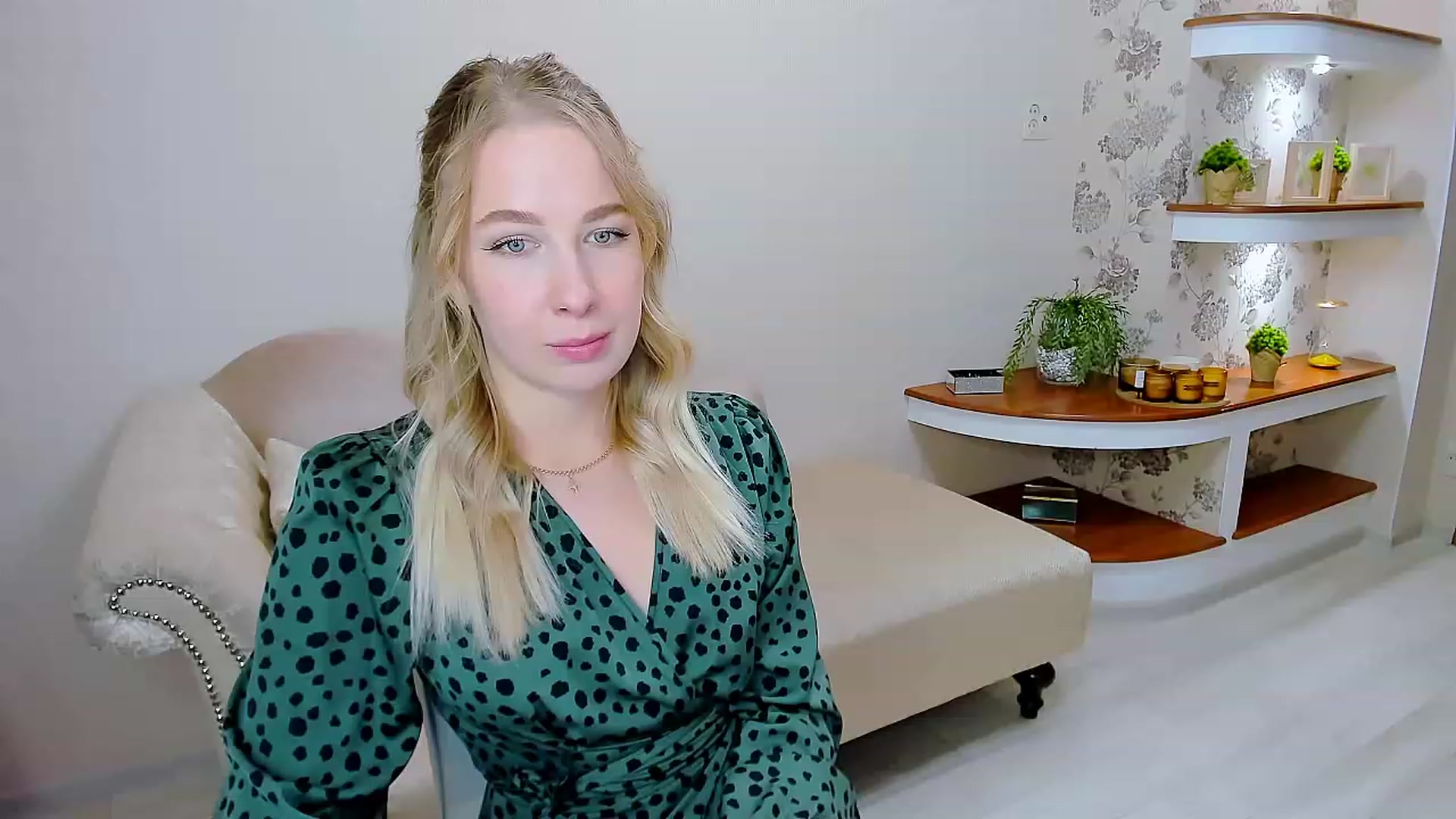 Gallery image thumbnail from ElegantLook's myfreecams stream on, 12/06/2022, 11:43 image 1 of 20