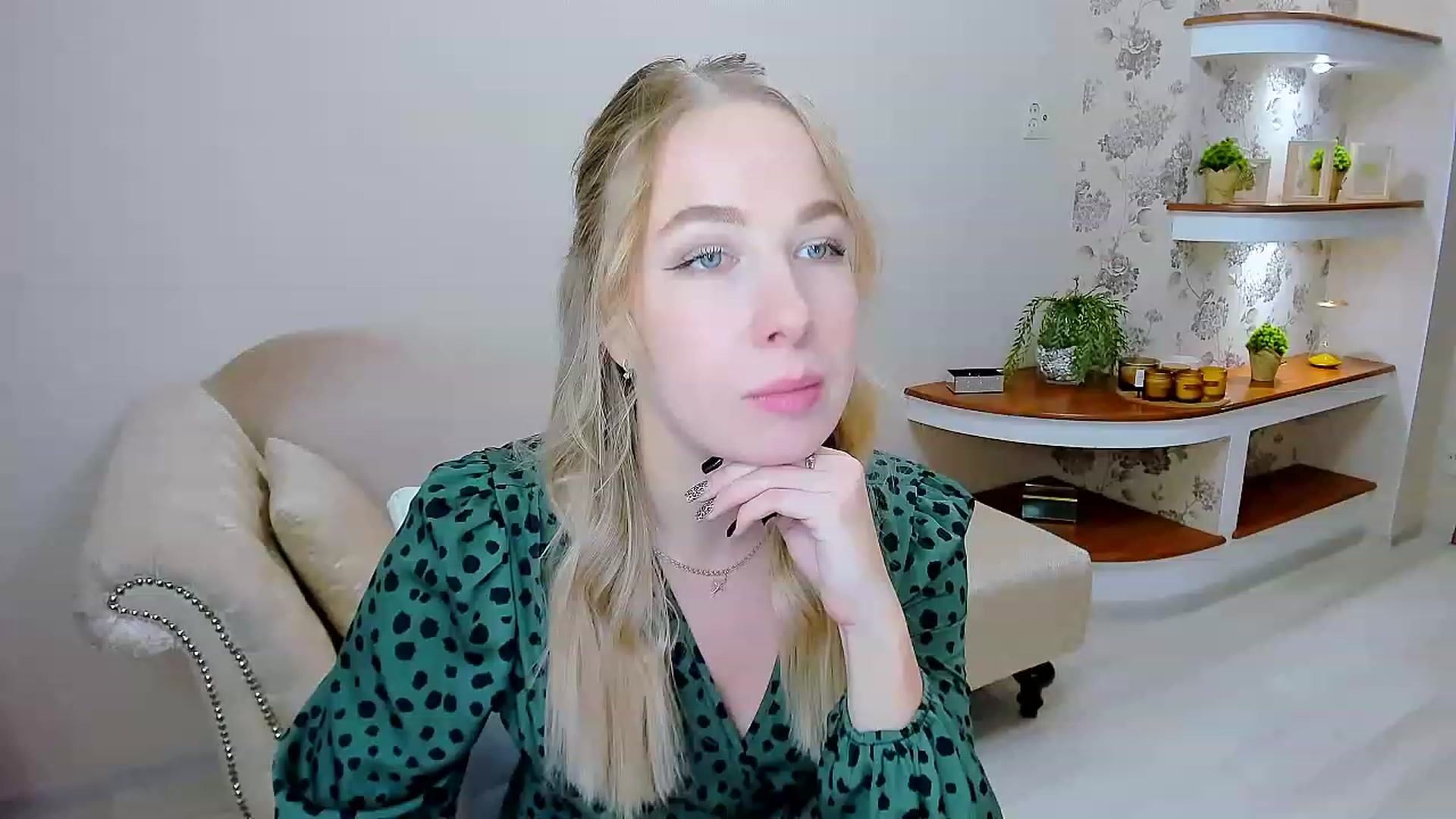 Gallery image thumbnail from ElegantLook's myfreecams stream on, 12/06/2022, 11:43 image 3 of 20