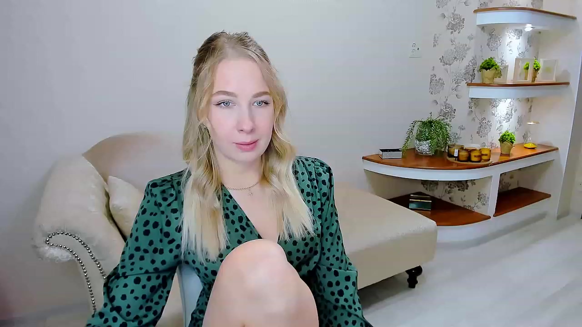 Gallery image thumbnail from ElegantLook's myfreecams stream on, 12/06/2022, 11:43 image 15 of 20