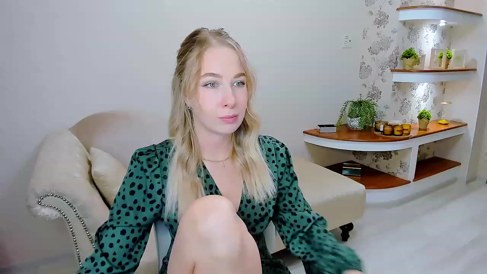Gallery image thumbnail from ElegantLook's myfreecams stream on, 12/06/2022, 11:43 image 17 of 20