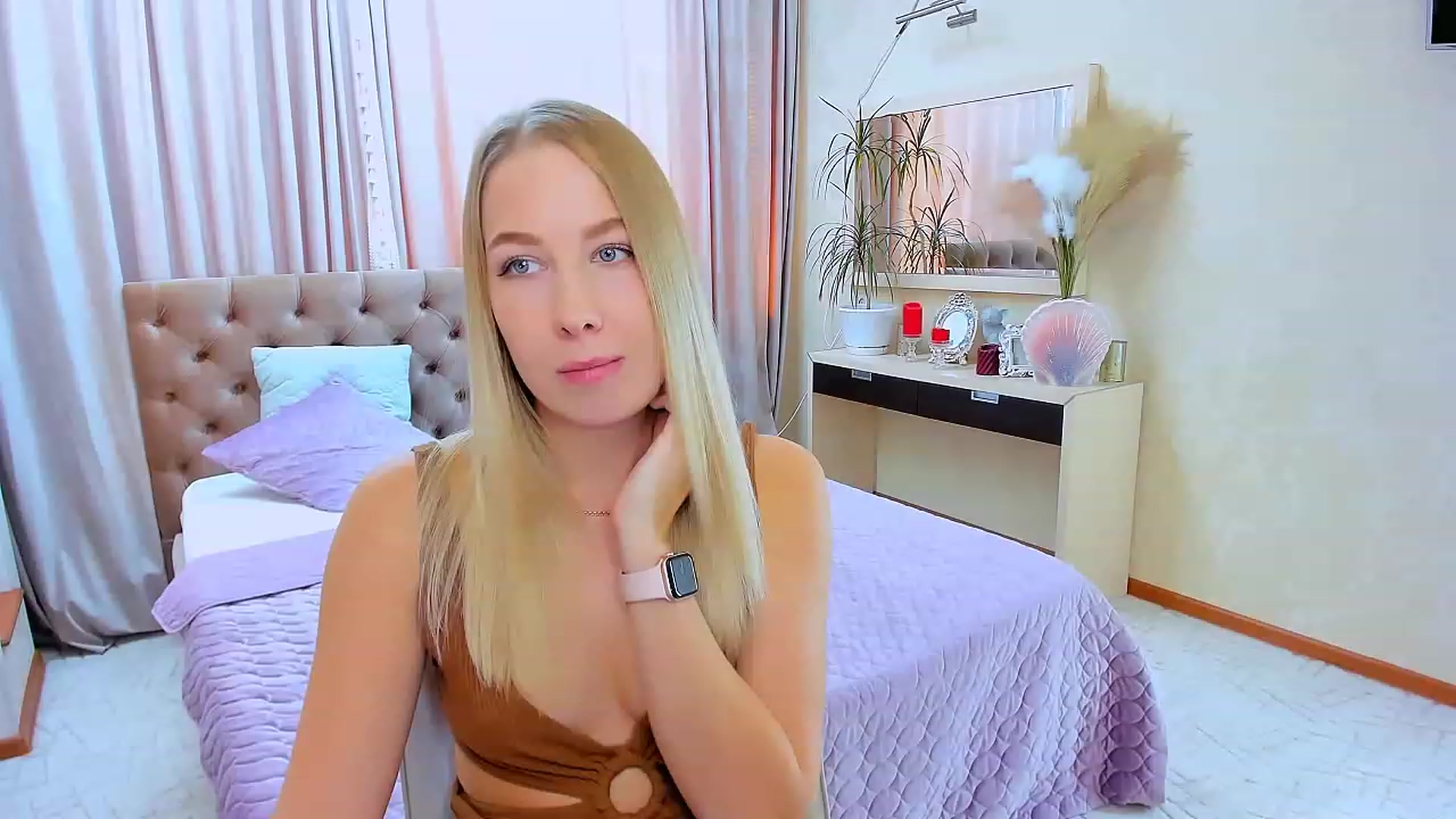 Gallery image thumbnail from ElegantLook's myfreecams stream on, 12/07/2022, 09:43 image 4 of 20
