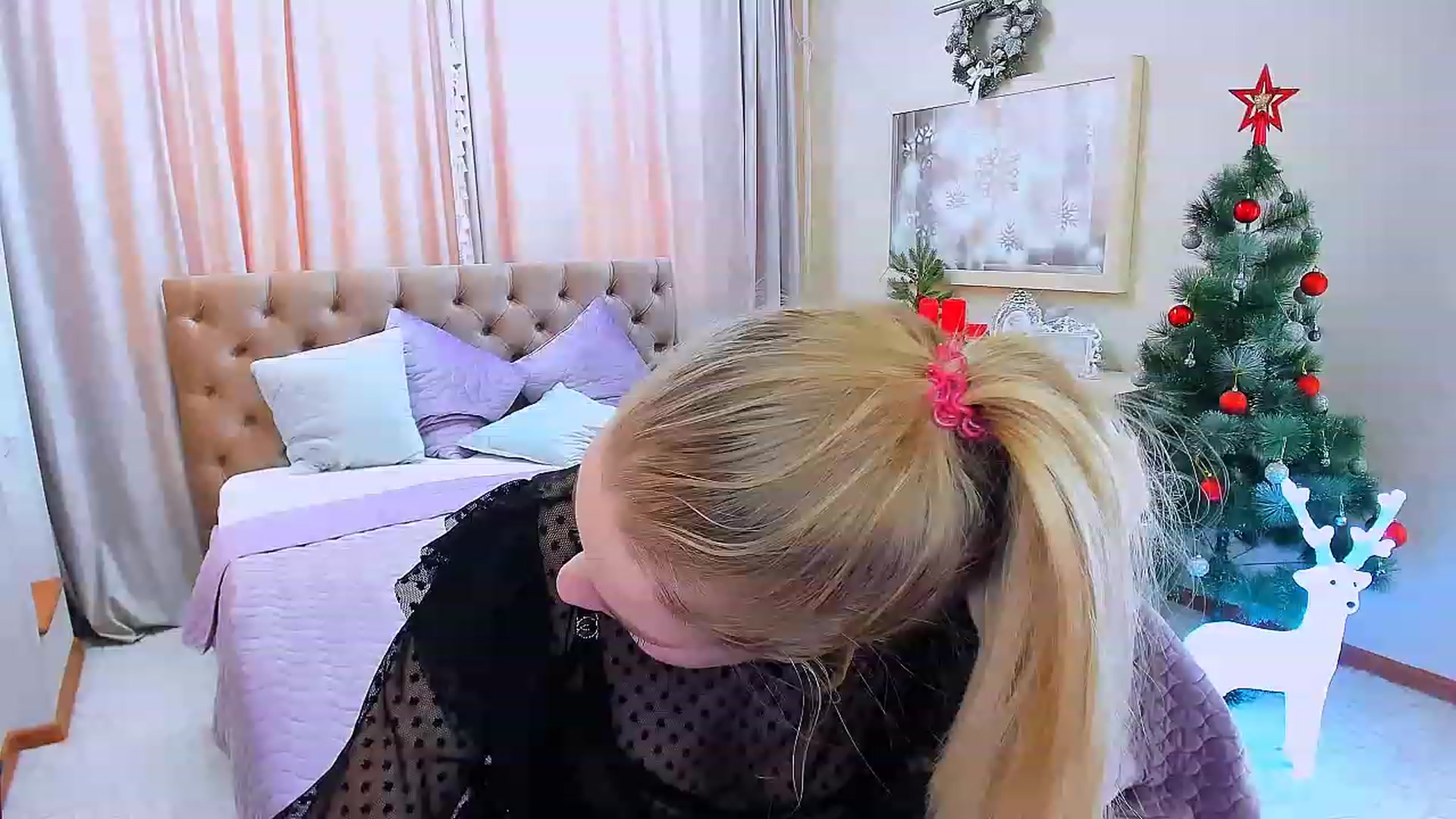 Gallery image thumbnail from ElegantLook's myfreecams stream on, 12/12/2022, 07:17 image 14 of 20