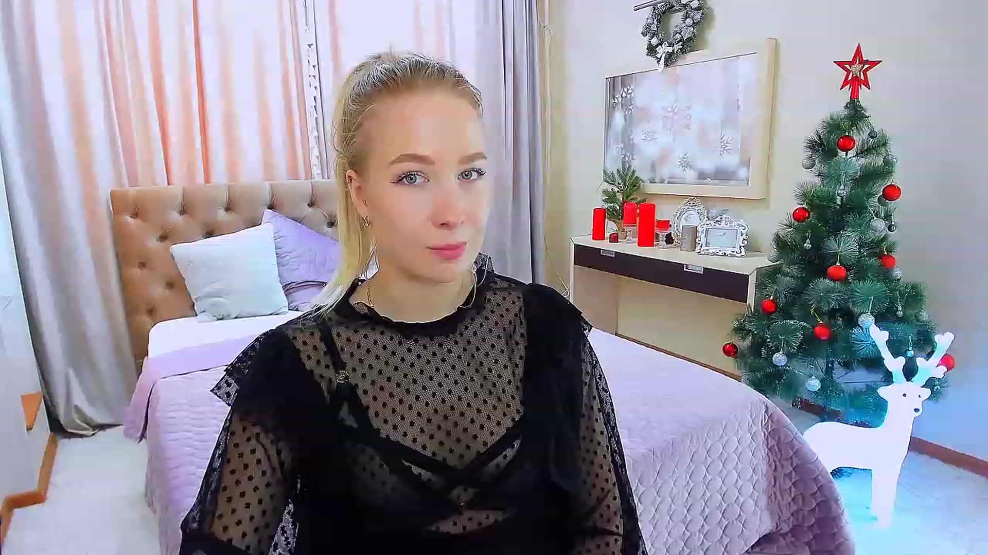Gallery image thumbnail from ElegantLook's myfreecams stream on, 12/12/2022, 07:17 image 18 of 20