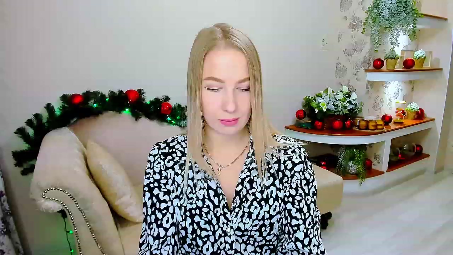Gallery image thumbnail from ElegantLook's myfreecams stream on, 12/15/2022, 08:06 image 12 of 20
