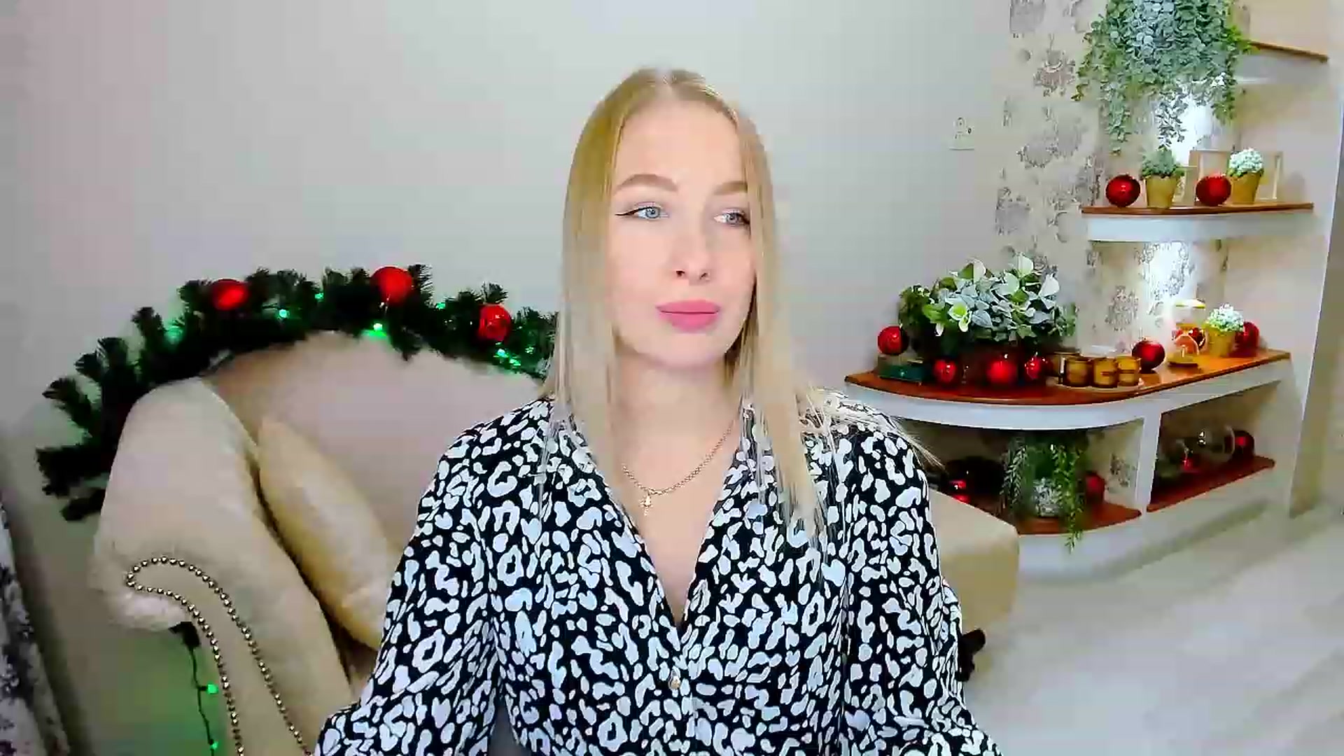 Gallery image thumbnail from ElegantLook's myfreecams stream on, 12/15/2022, 08:06 image 2 of 20