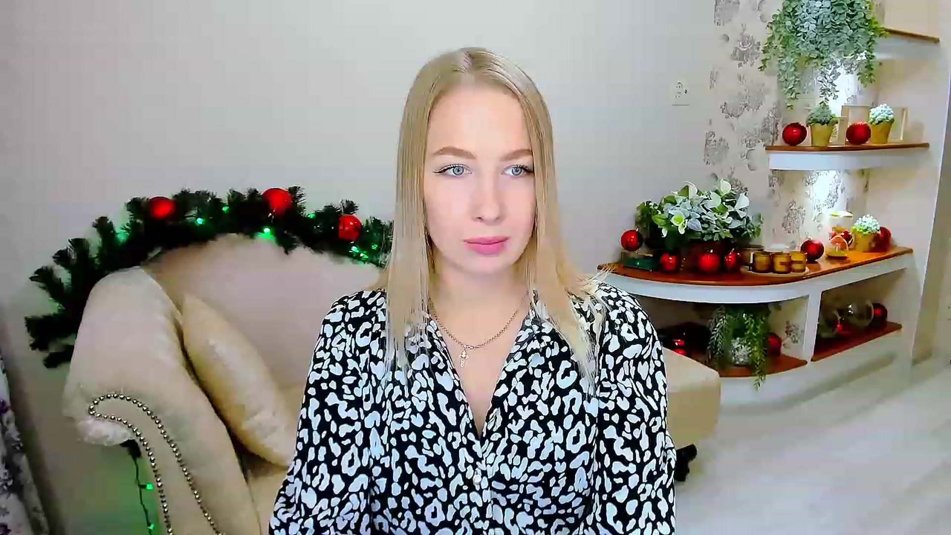 Gallery image thumbnail from ElegantLook's myfreecams stream on, 12/15/2022, 08:06 image 4 of 20