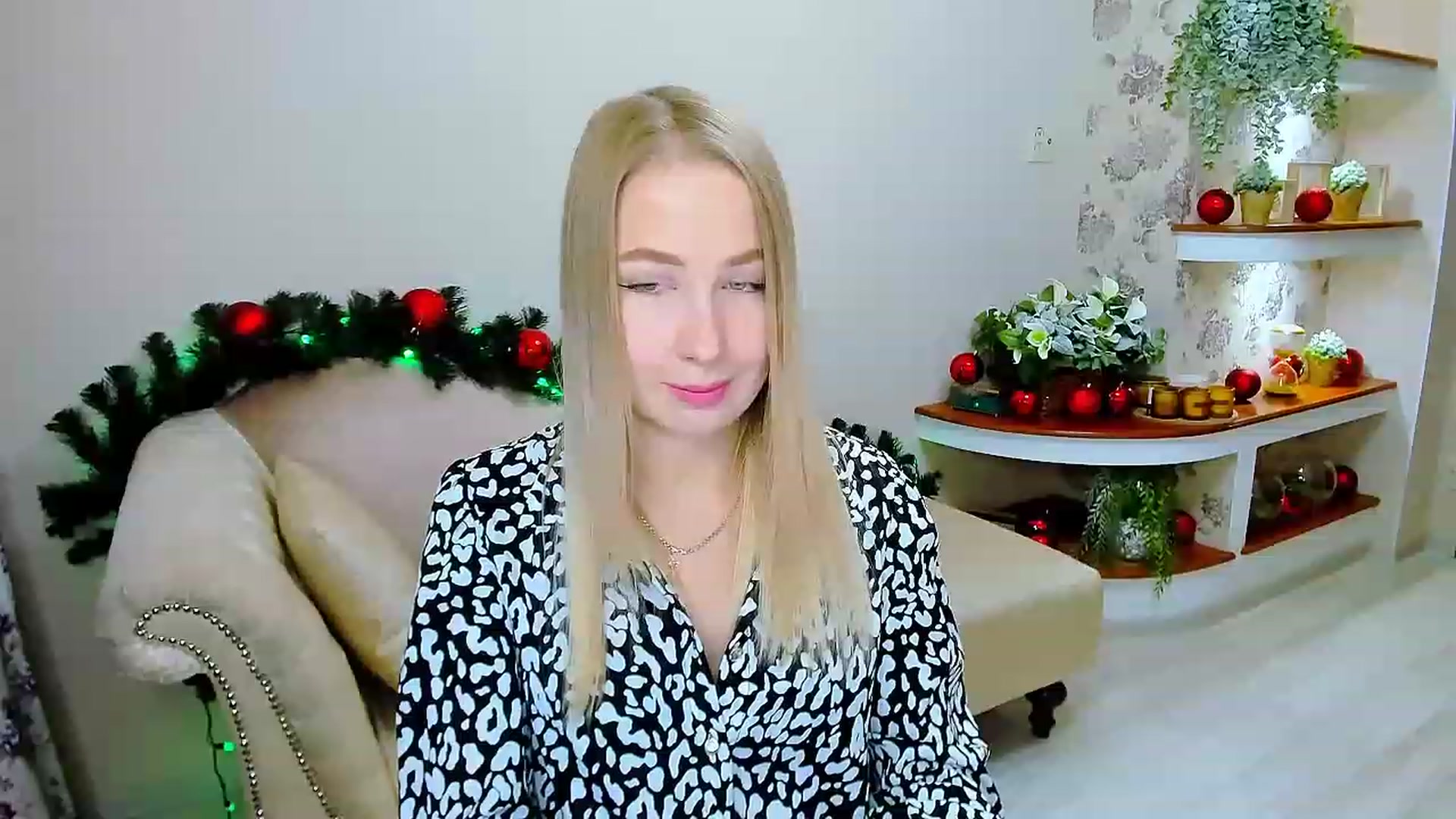 Gallery image thumbnail from ElegantLook's myfreecams stream on, 12/15/2022, 10:16 image 16 of 20