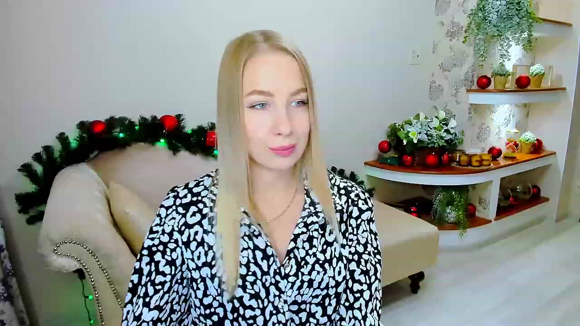 Gallery image thumbnail from ElegantLook's myfreecams stream on, 12/15/2022, 10:16 image 19 of 20