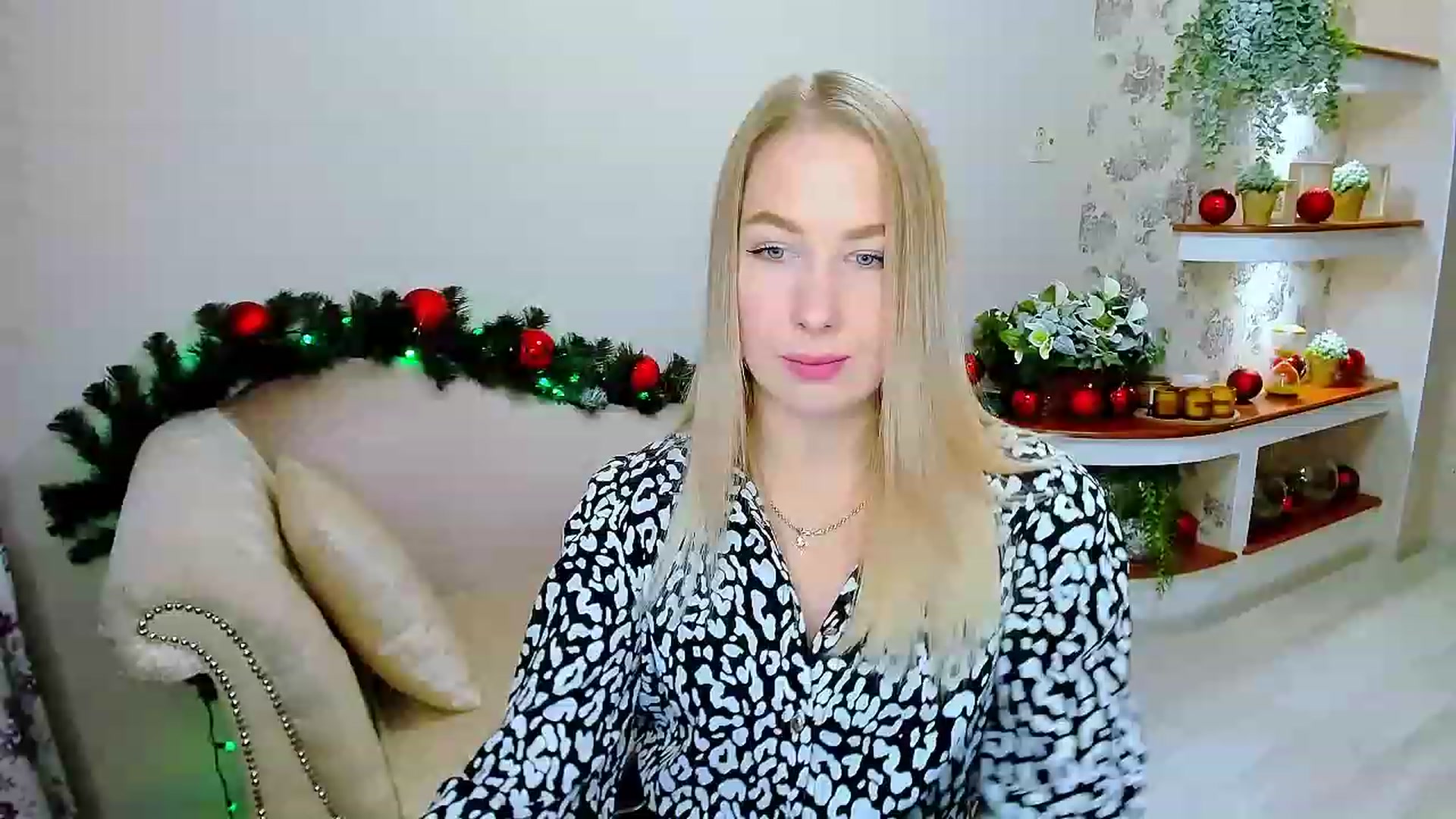 Gallery image thumbnail from ElegantLook's myfreecams stream on, 12/15/2022, 10:16 image 9 of 20