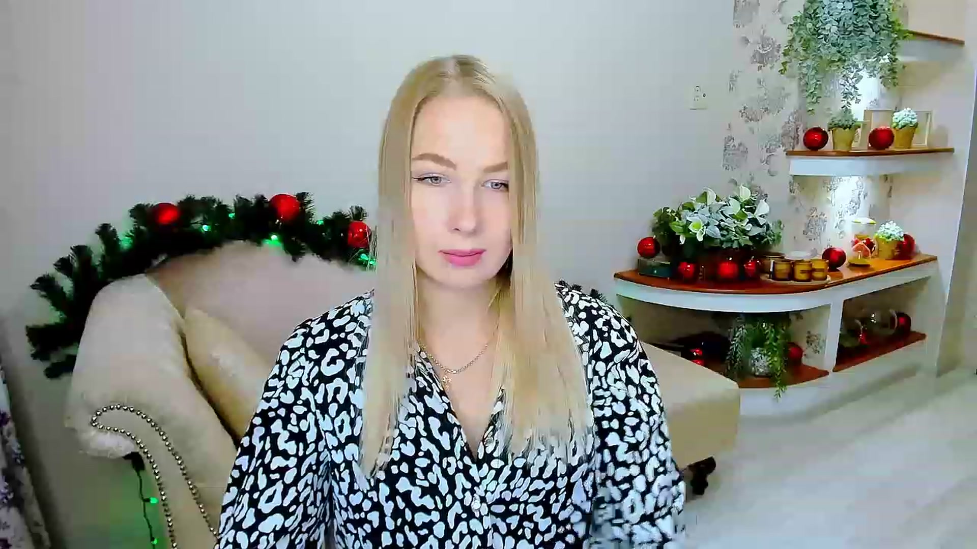 Gallery image thumbnail from ElegantLook's myfreecams stream on, 12/15/2022, 10:16 image 13 of 20