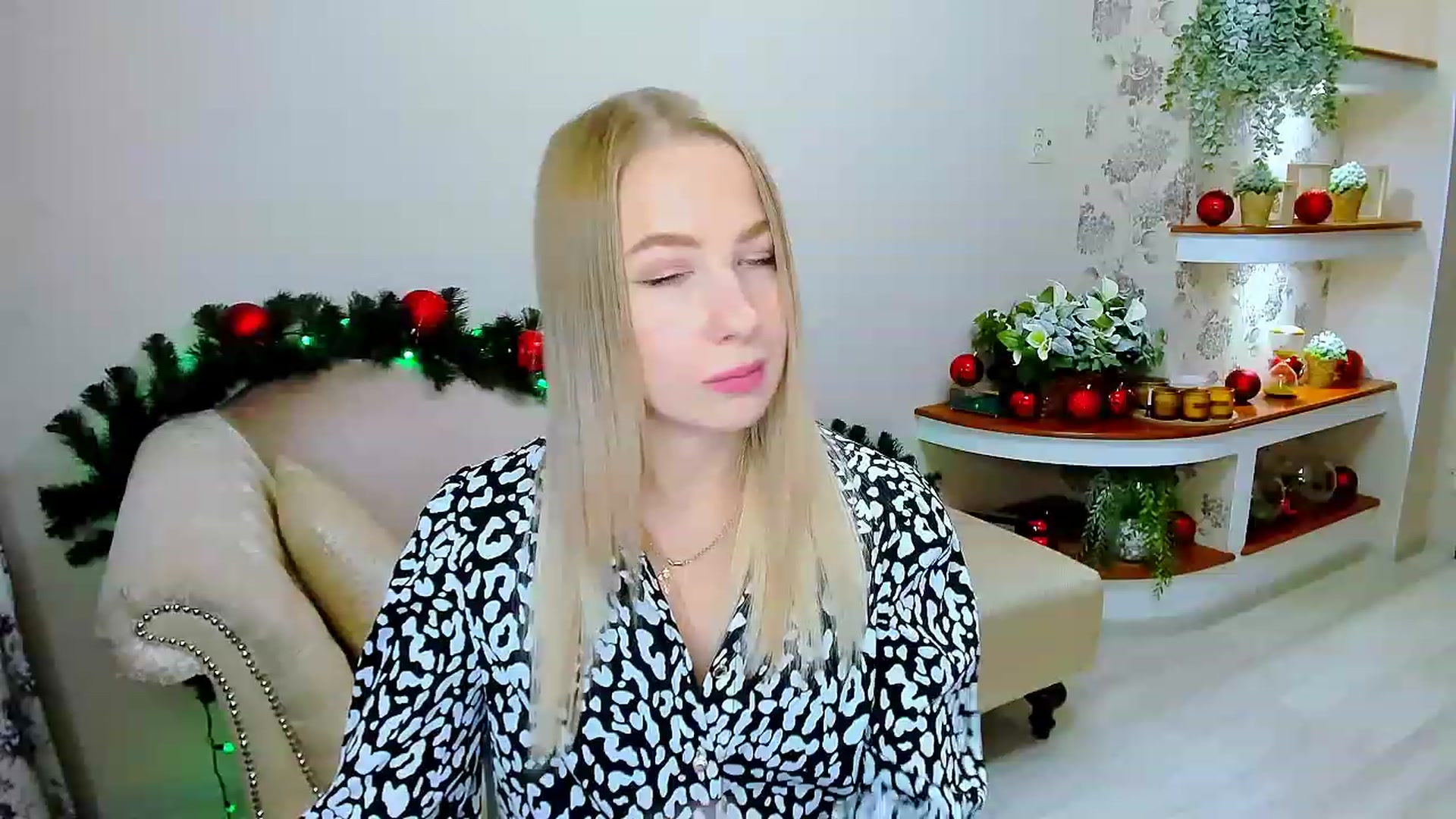 Gallery image thumbnail from ElegantLook's myfreecams stream on, 12/15/2022, 10:16 image 15 of 20