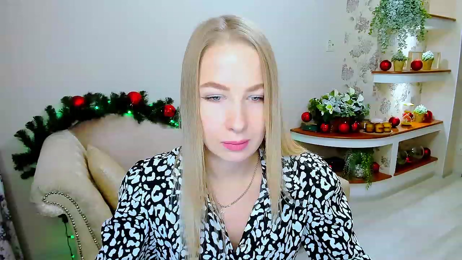 Gallery image thumbnail from ElegantLook's myfreecams stream on, 12/15/2022, 10:16 image 18 of 20