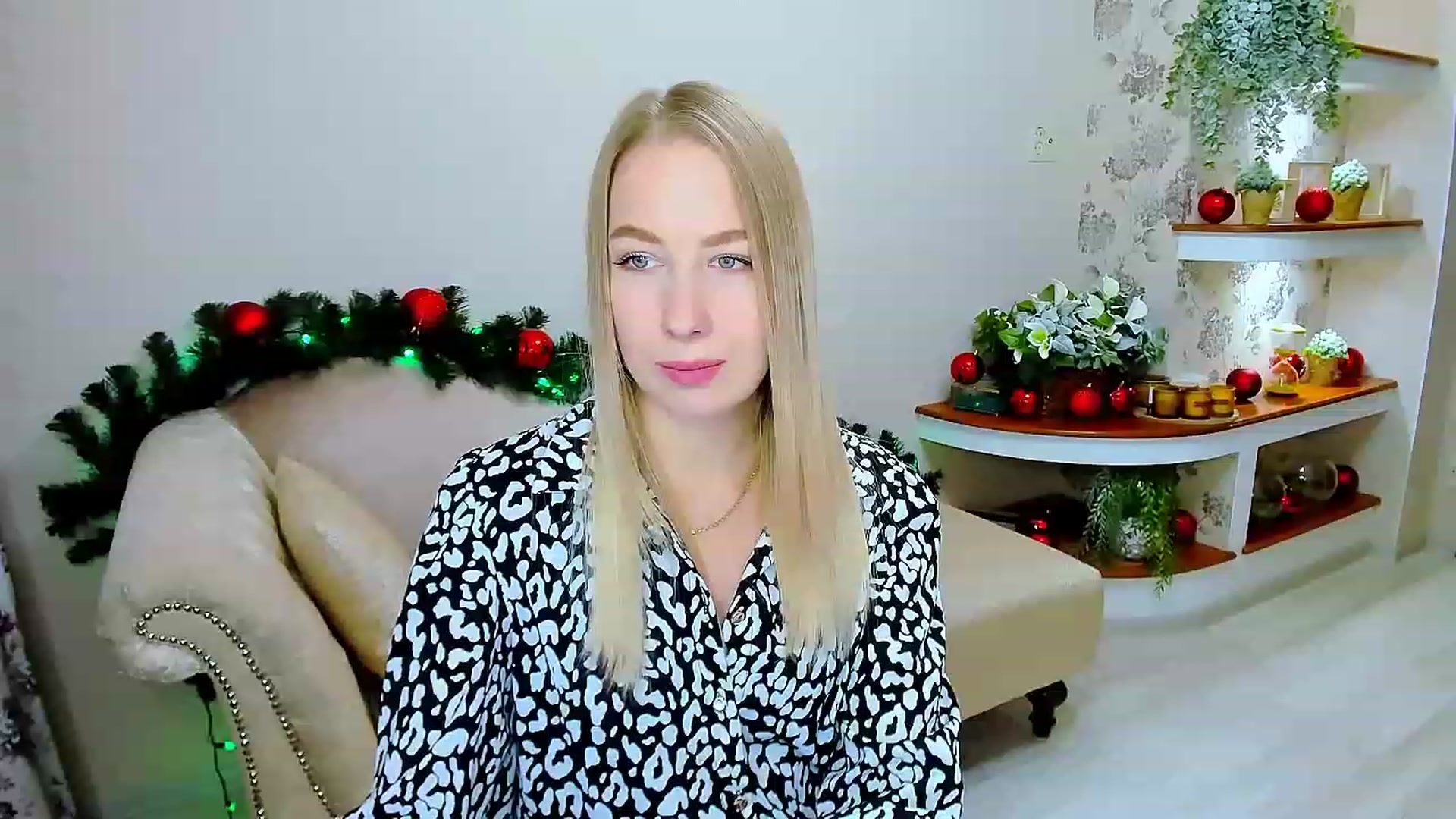 Gallery image thumbnail from ElegantLook's myfreecams stream on, 12/15/2022, 10:16 image 5 of 20