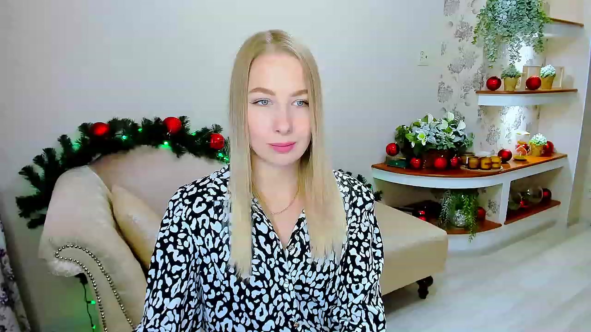 Gallery image thumbnail from ElegantLook's myfreecams stream on, 12/15/2022, 10:16 image 4 of 20