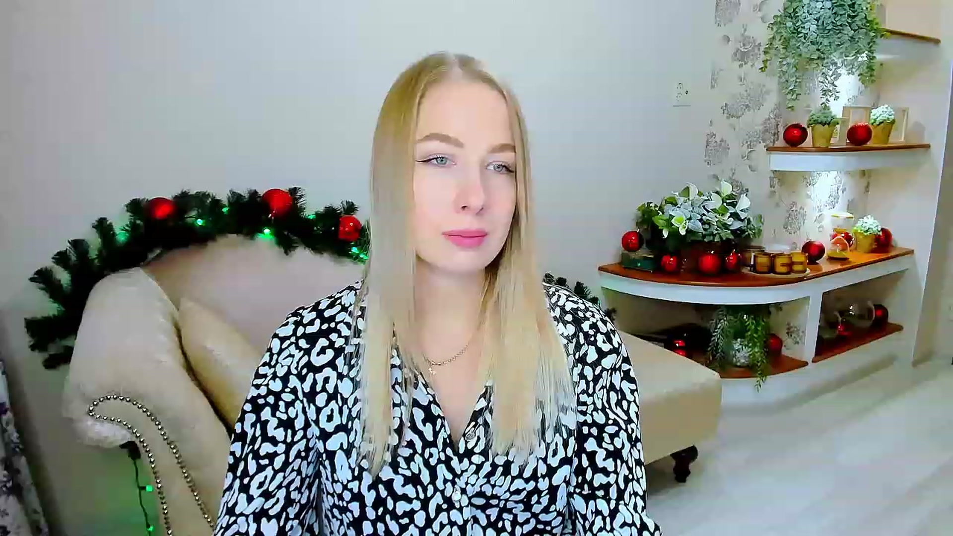 Gallery image thumbnail from ElegantLook's myfreecams stream on, 12/15/2022, 10:16 image 17 of 20