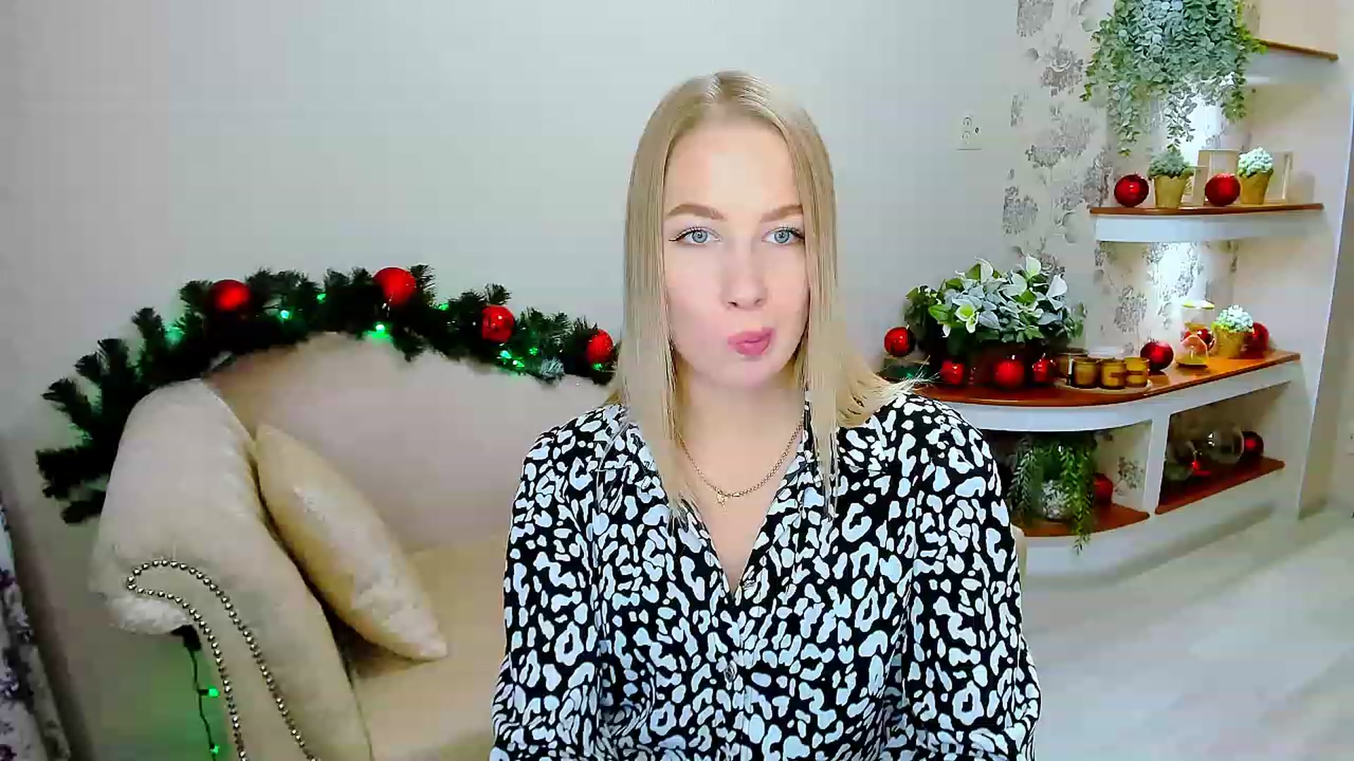 Gallery image thumbnail from ElegantLook's myfreecams stream on, 12/15/2022, 10:16 image 10 of 20