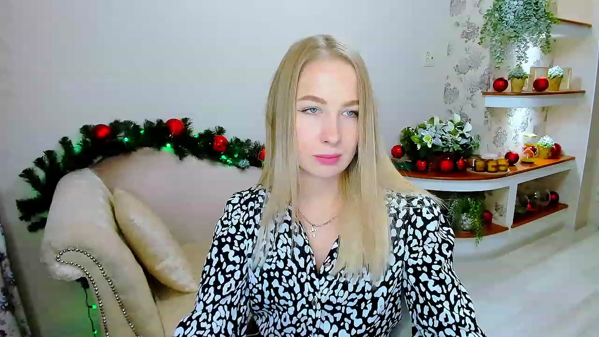 Gallery image thumbnail from ElegantLook's myfreecams stream on, 12/15/2022, 10:16 image 7 of 20