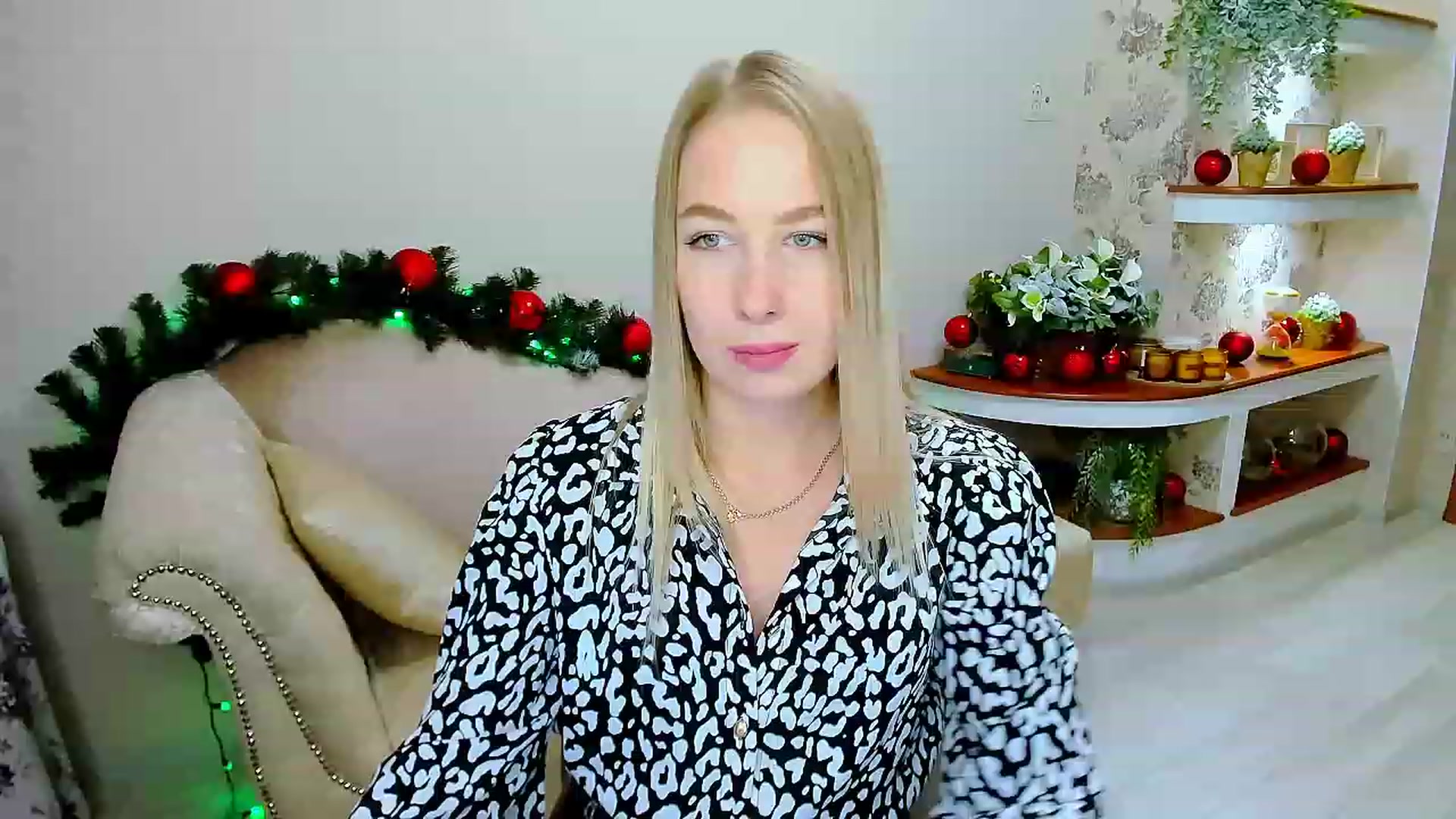 Gallery image thumbnail from ElegantLook's myfreecams stream on, 12/15/2022, 11:47 image 12 of 20