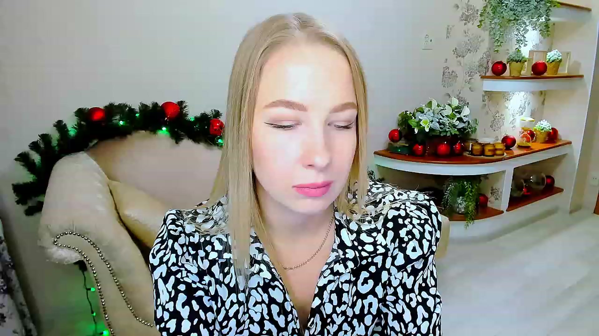 Gallery image thumbnail from ElegantLook's myfreecams stream on, 12/15/2022, 11:47 image 15 of 20