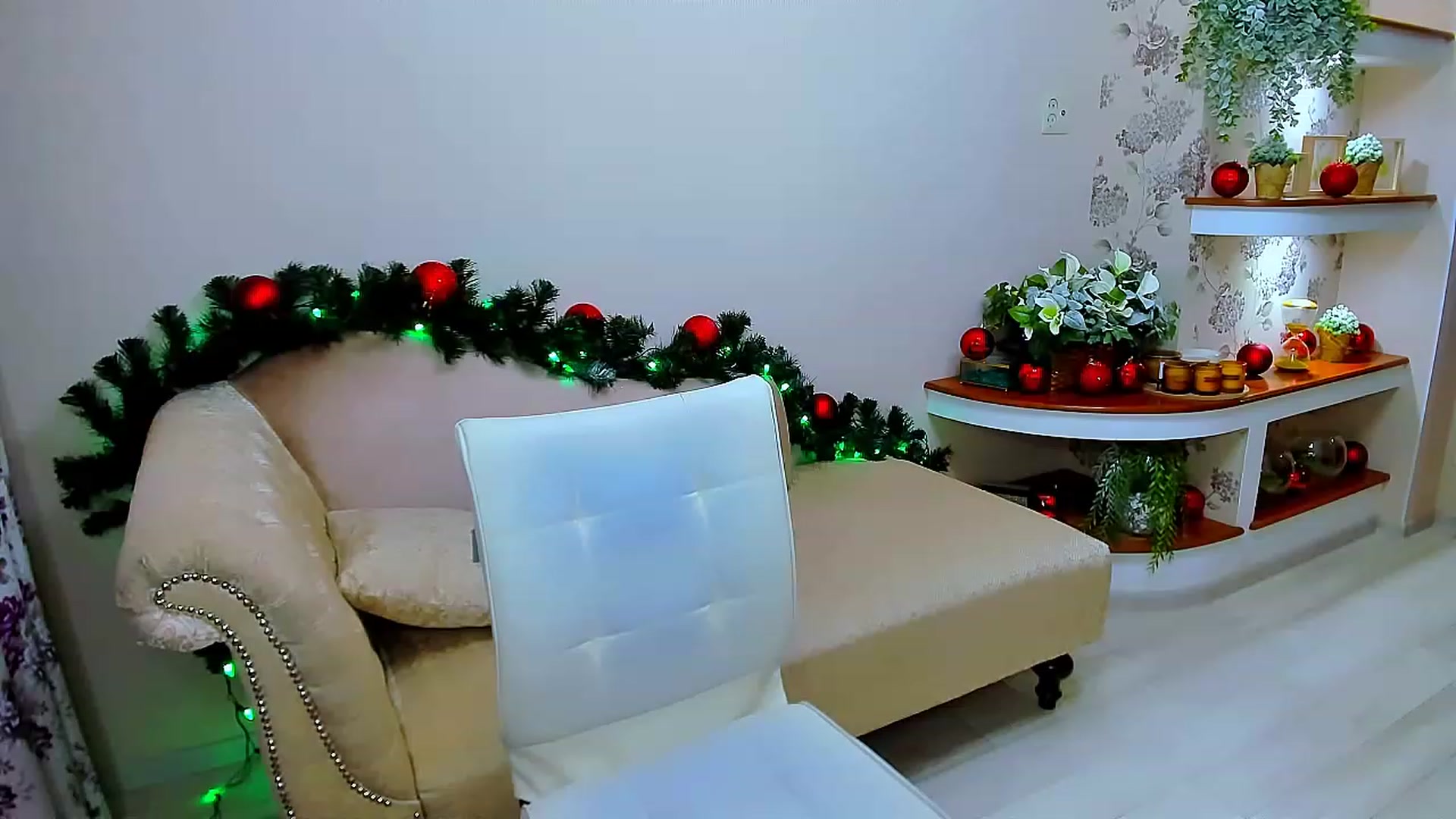 Gallery image thumbnail from ElegantLook's myfreecams stream on, 12/16/2022, 08:11 image 7 of 20