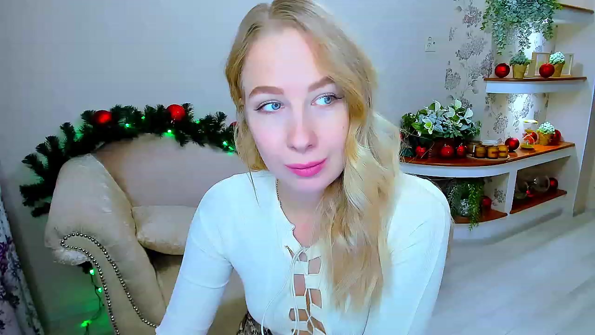 Gallery image thumbnail from ElegantLook's myfreecams stream on, 12/16/2022, 08:11 image 1 of 20