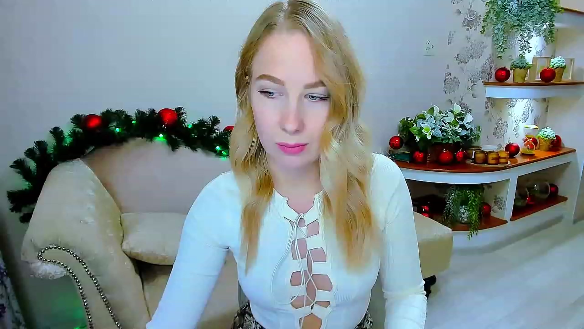 Gallery image thumbnail from ElegantLook's myfreecams stream on, 12/16/2022, 08:11 image 18 of 20