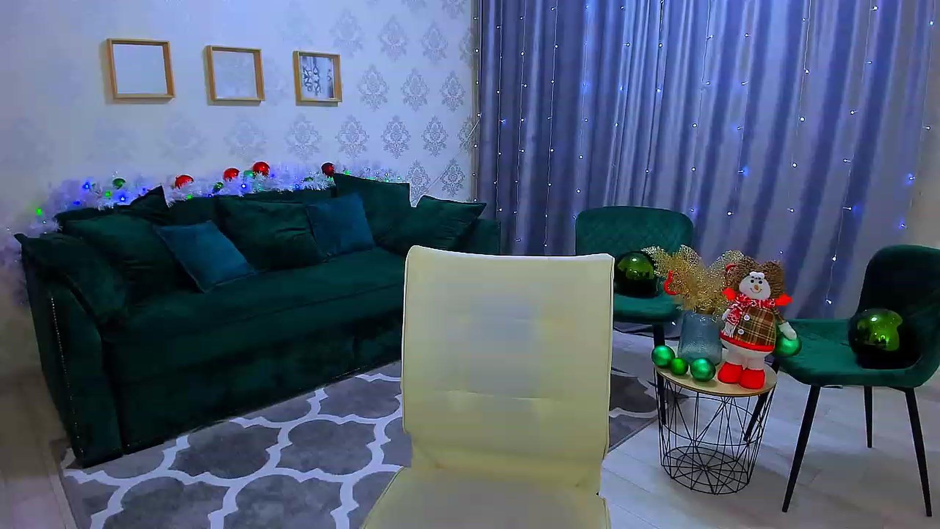 Gallery image thumbnail from ElegantLook's myfreecams stream on, 12/20/2022, 07:09 image 8 of 20
