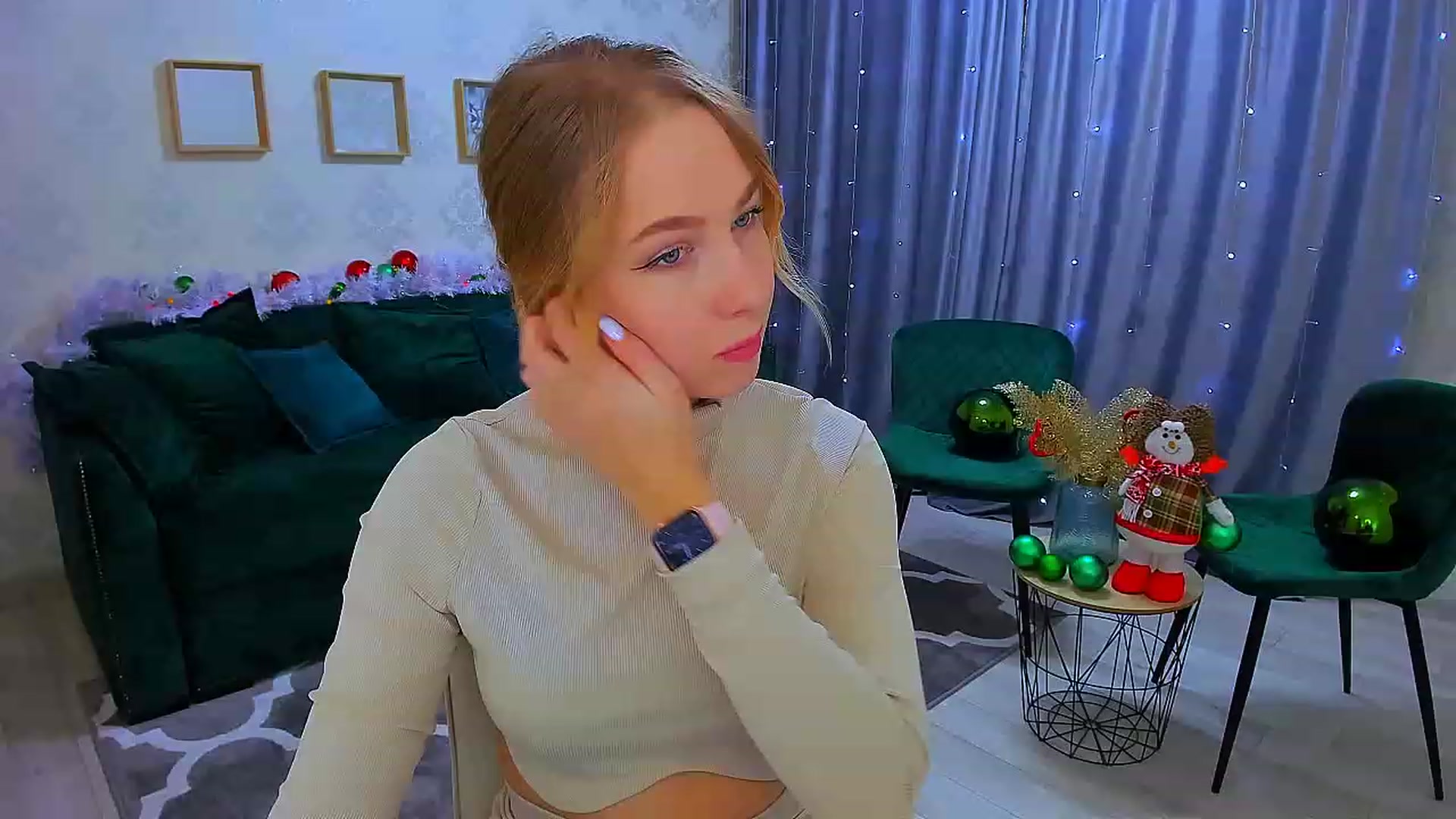 Gallery image thumbnail from ElegantLook's myfreecams stream on, 12/20/2022, 07:09 image 2 of 20