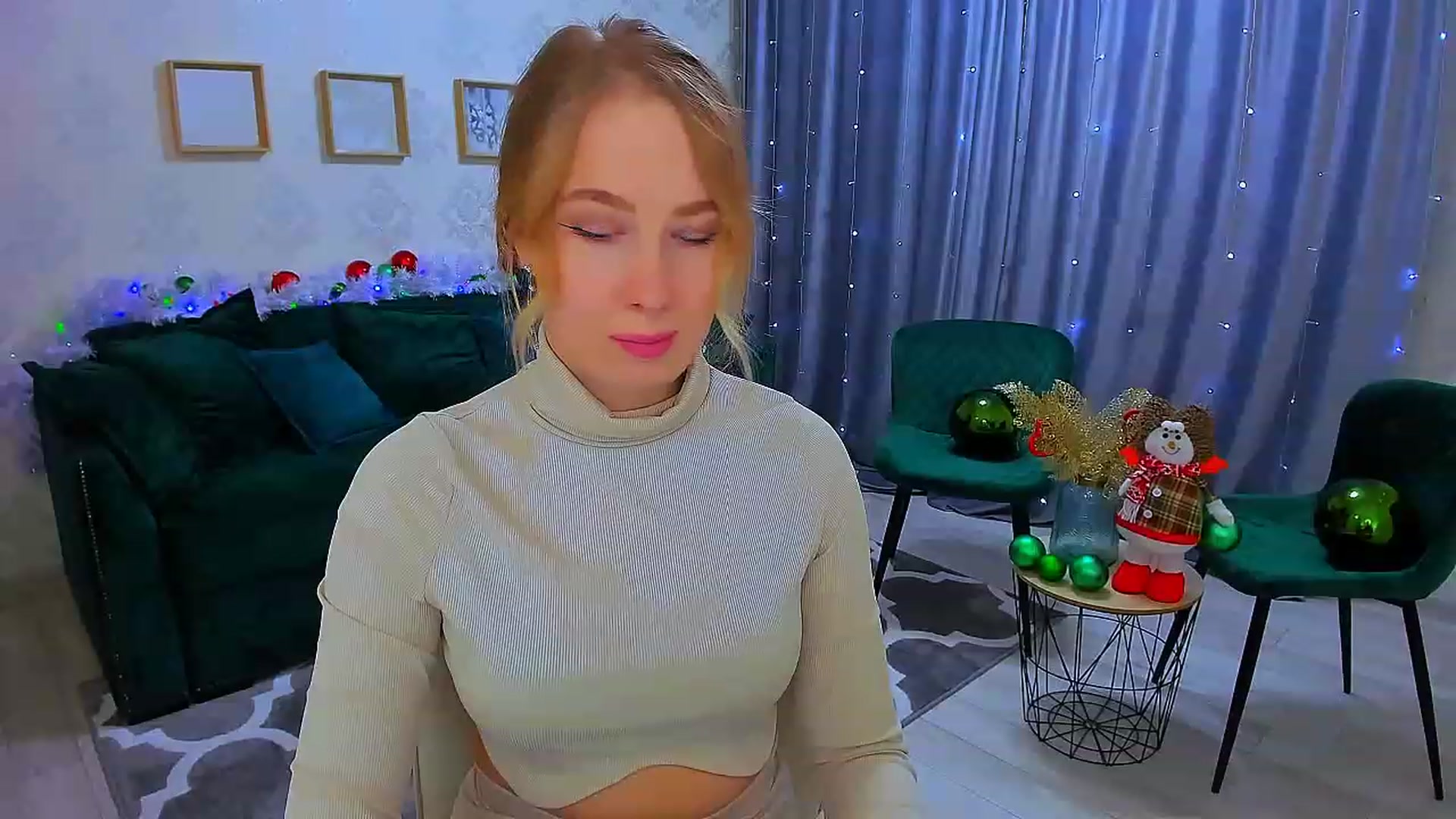 Gallery image thumbnail from ElegantLook's myfreecams stream on, 12/20/2022, 07:09 image 20 of 20