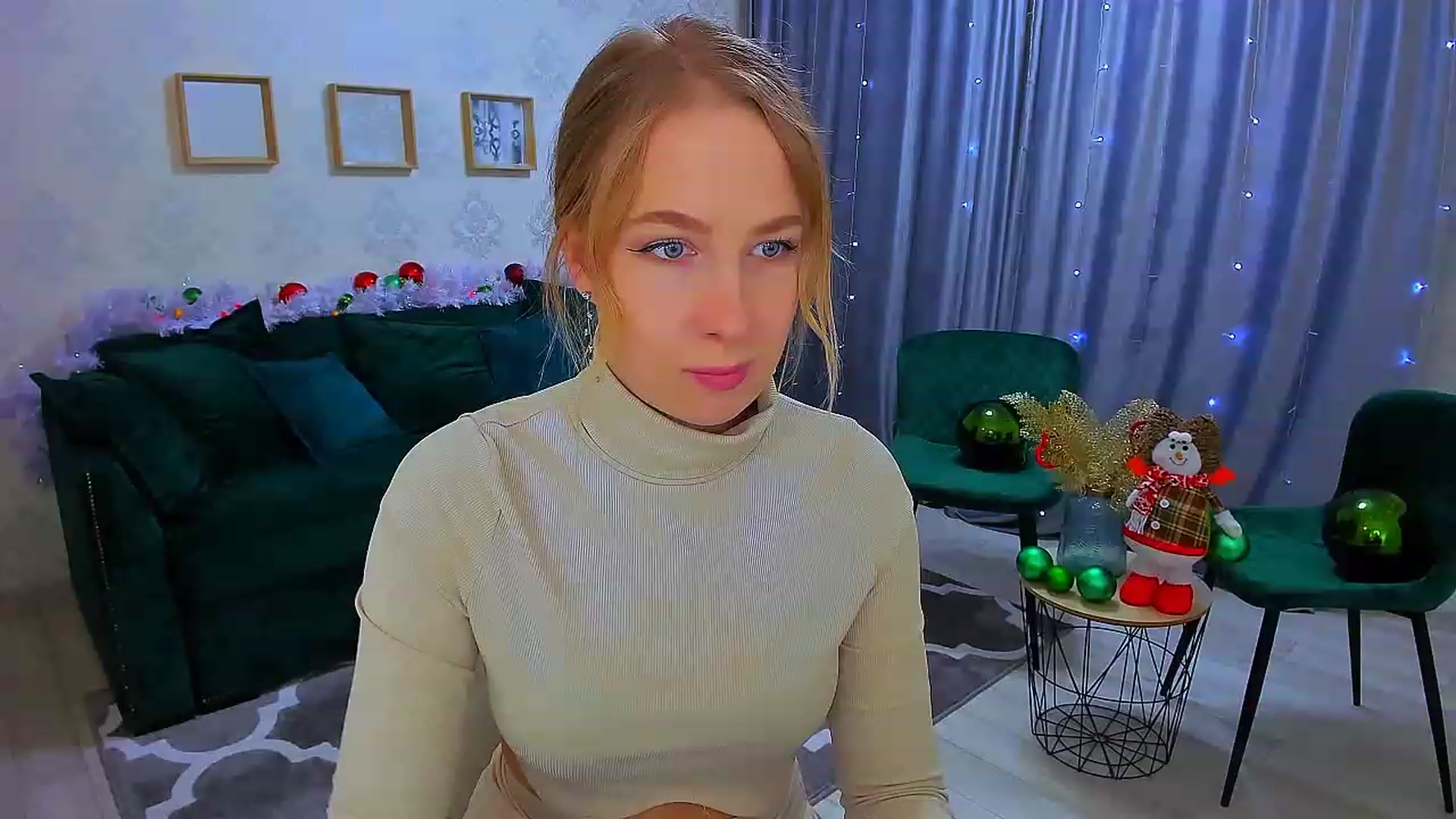 Gallery image thumbnail from ElegantLook's myfreecams stream on, 12/20/2022, 10:01 image 5 of 20